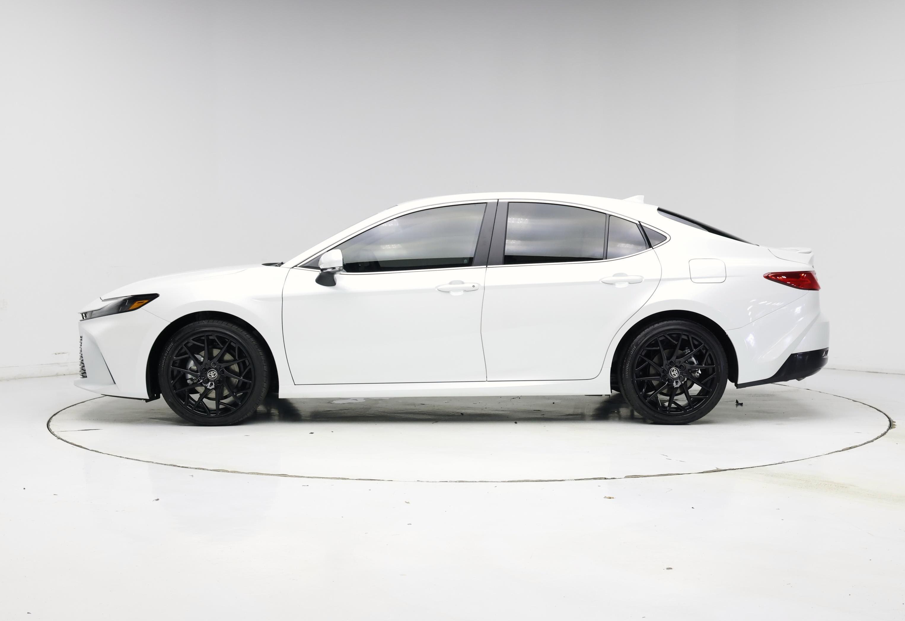 Thumbnail: 2026 Toyota Camry - 3