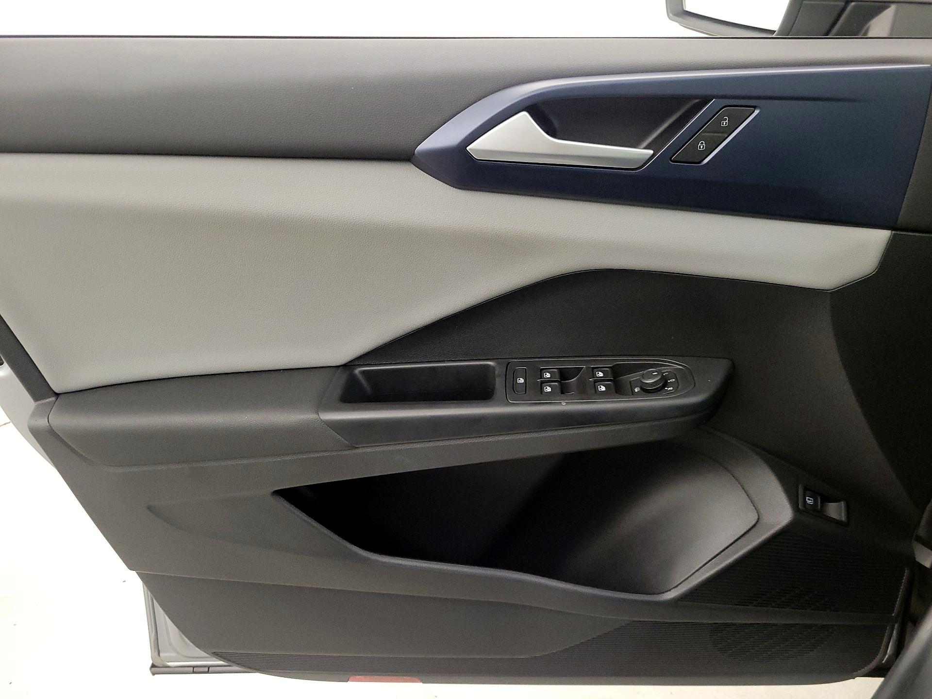 Thumbnail: 2022 Volkswagen Taos - 12