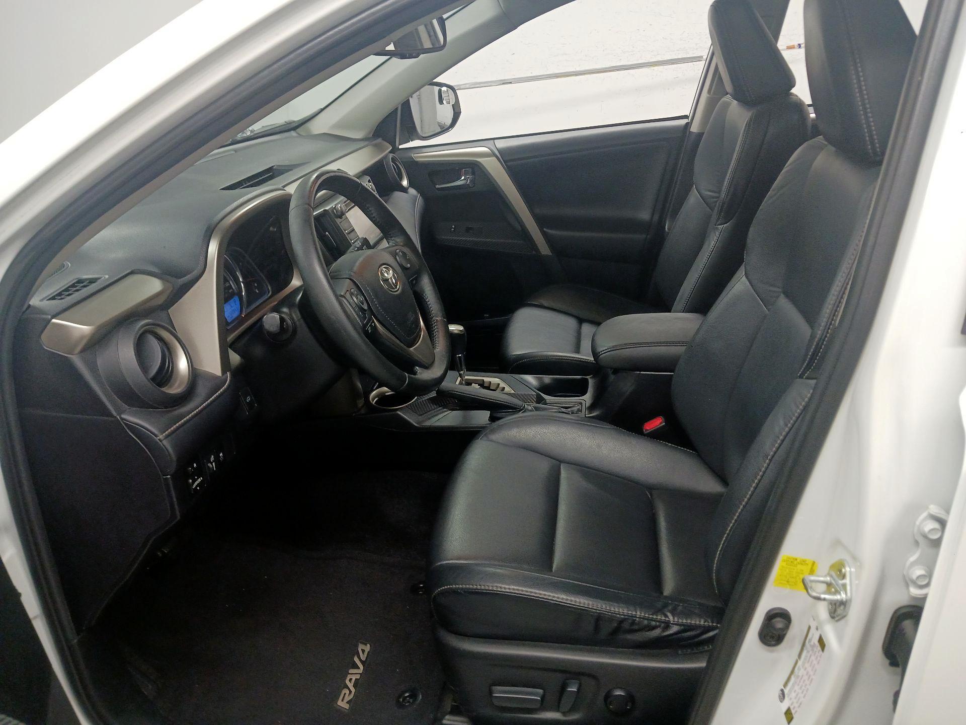Thumbnail: 2014 Toyota RAV4 - 11