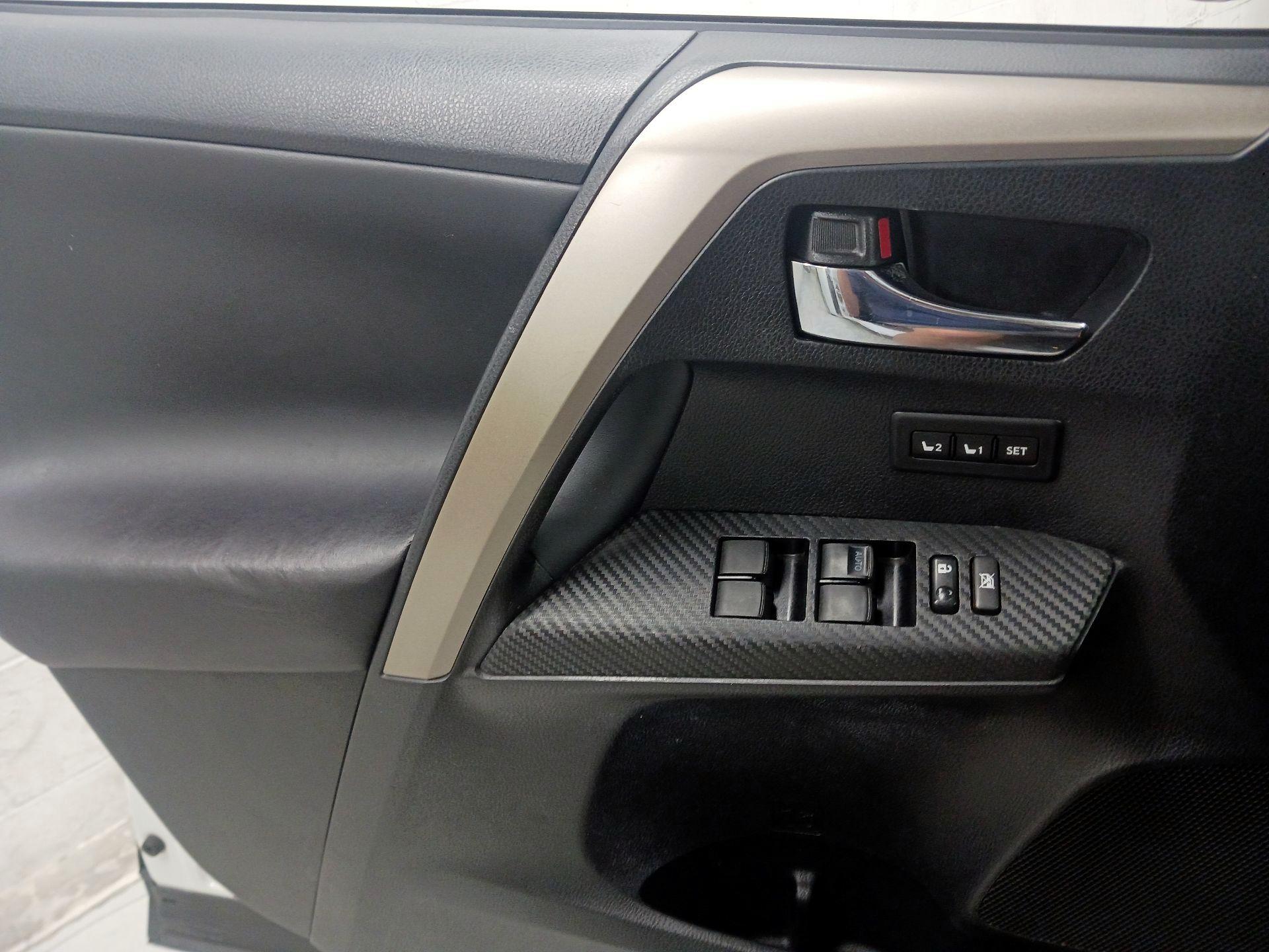 Thumbnail: 2014 Toyota RAV4 - 12