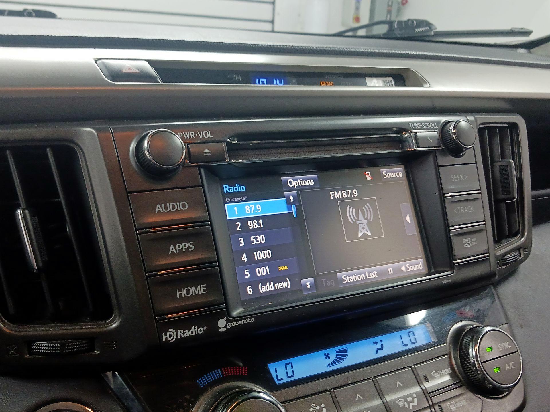 Thumbnail: 2014 Toyota RAV4 - 15