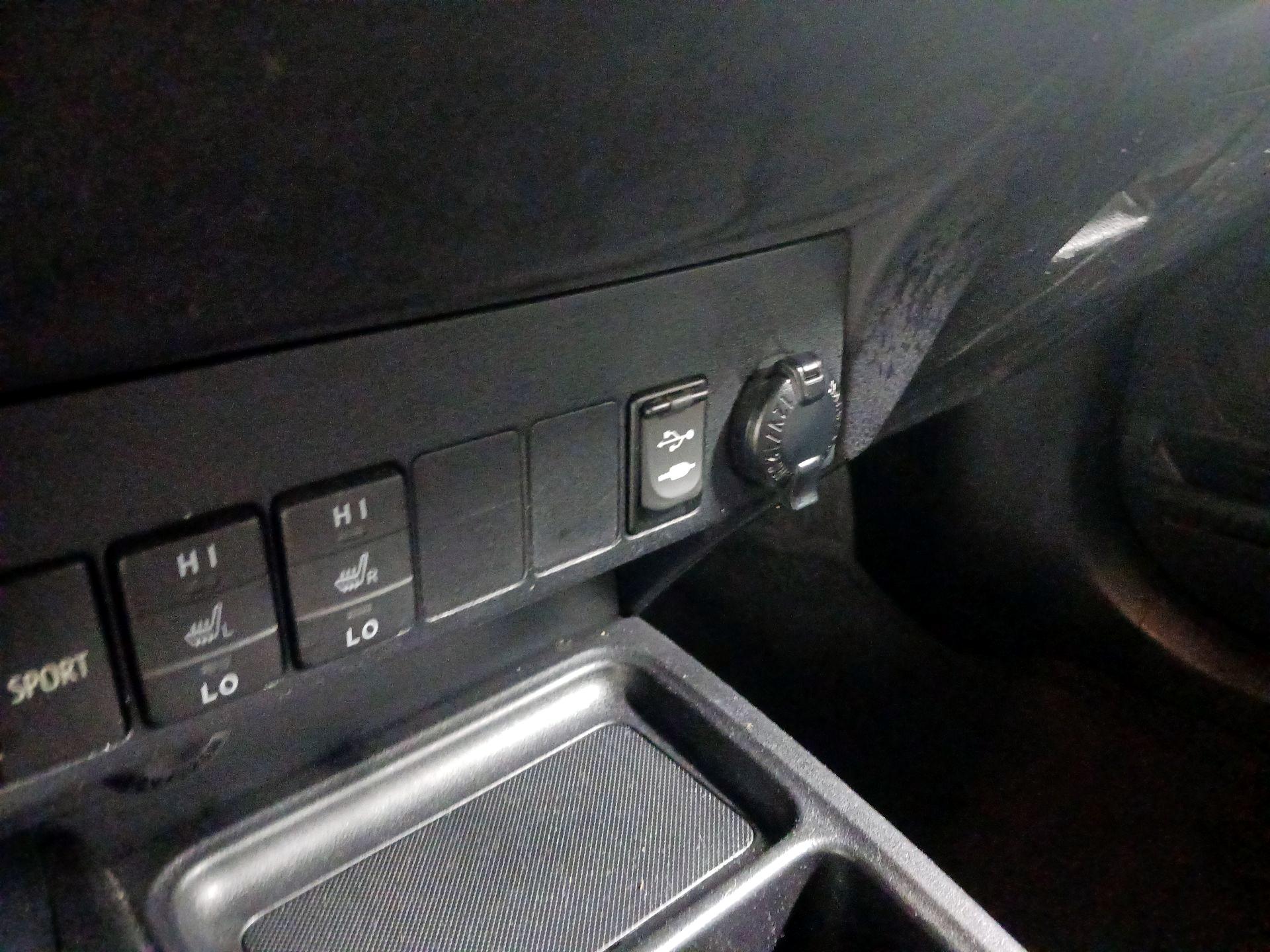 Thumbnail: 2014 Toyota RAV4 - 18