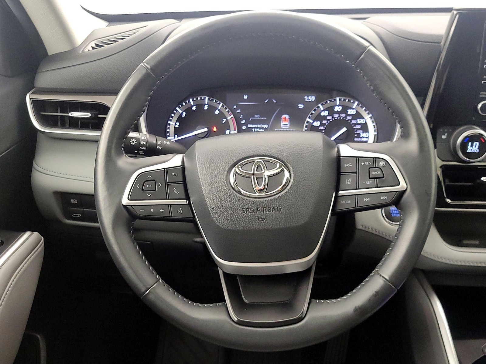 2022 Toyota Highlander XLE - Photo 11