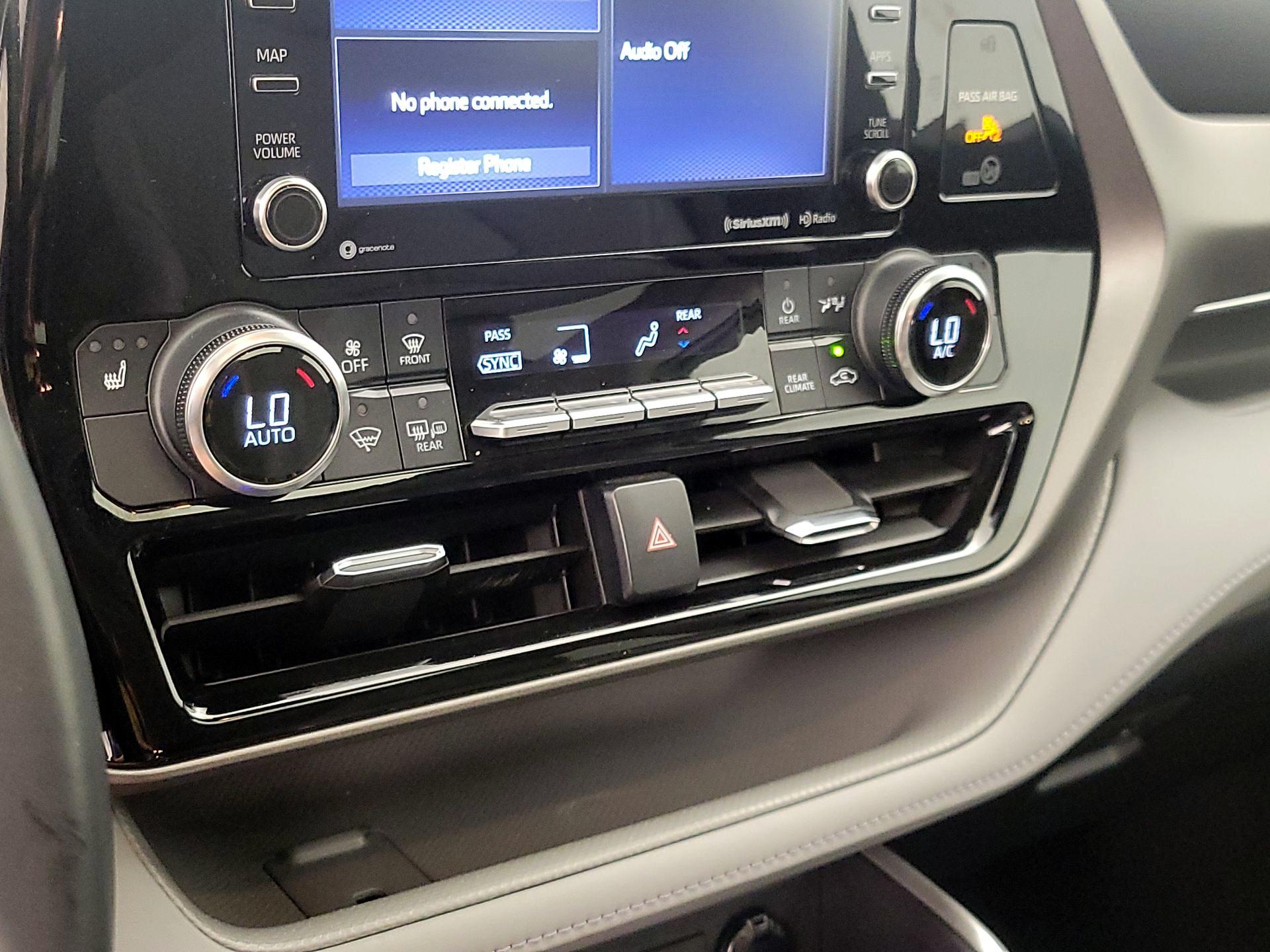 Thumbnail: 2022 Toyota Highlander - 16
