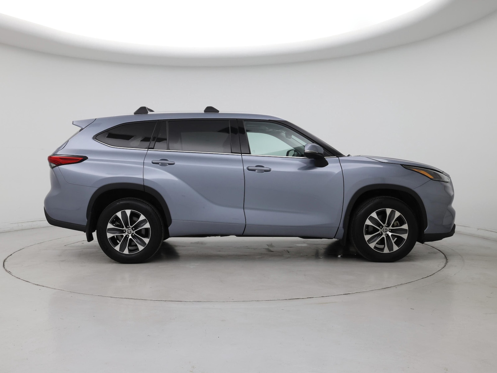 2022 Toyota Highlander XLE - Photo 8