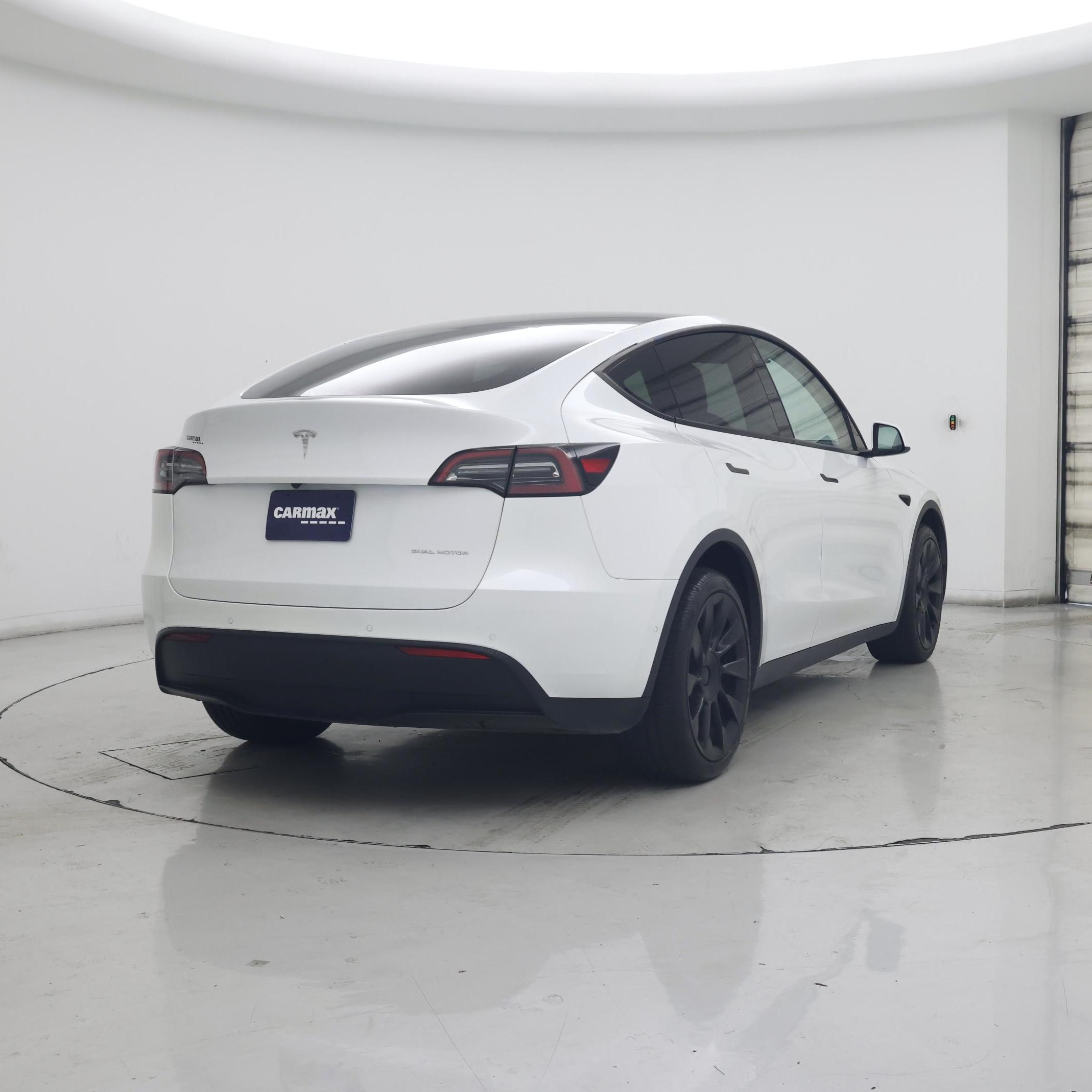 Thumbnail: 2023 Tesla Model Y - 8