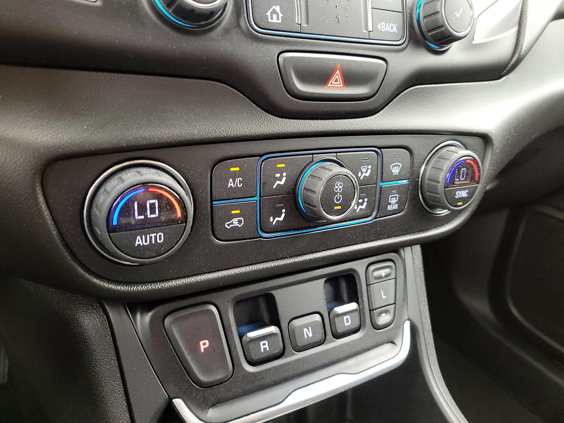 Thumbnail: 2020 GMC Terrain - 17