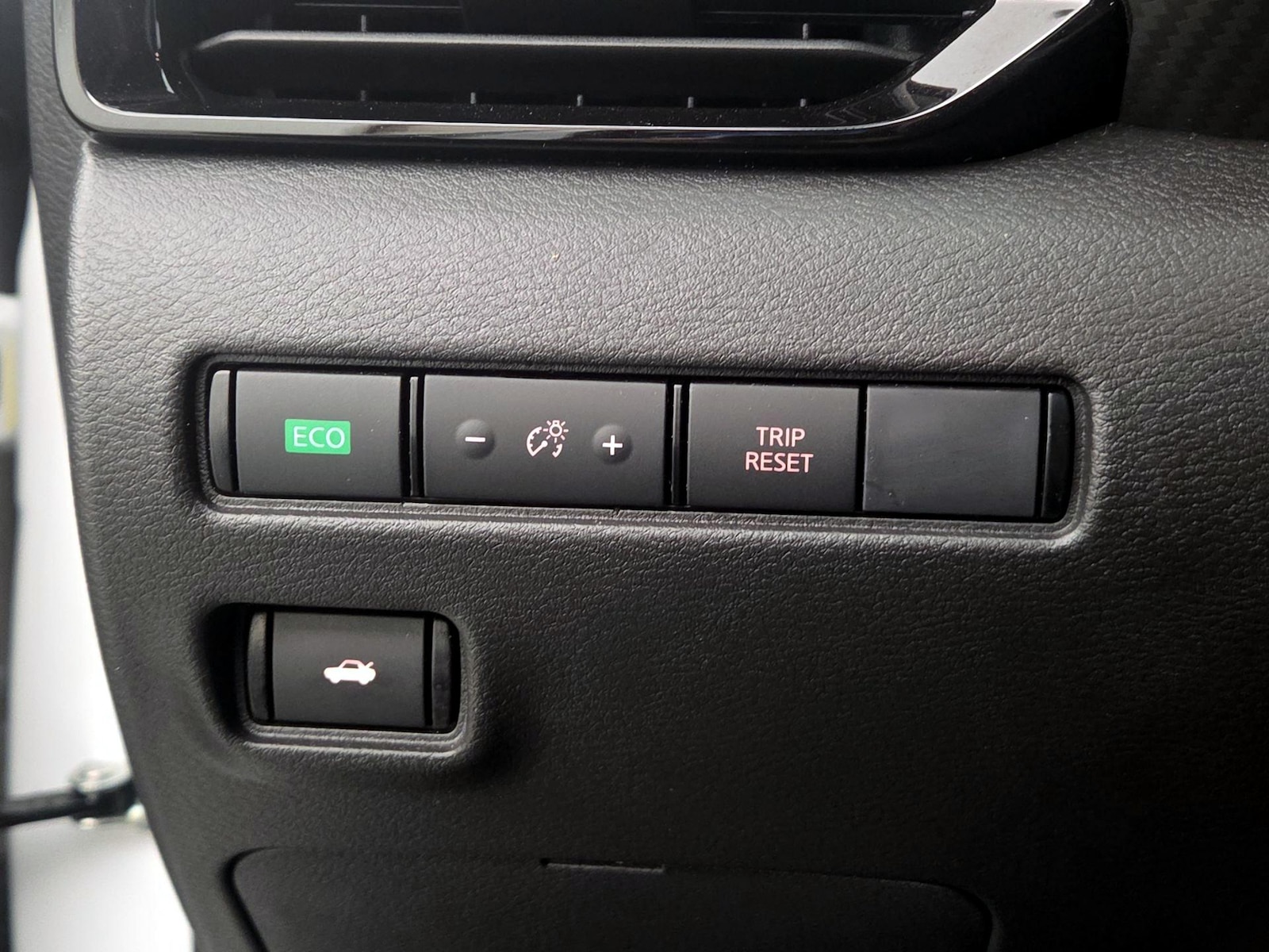 2025 Nissan Sentra SV - Photo 14