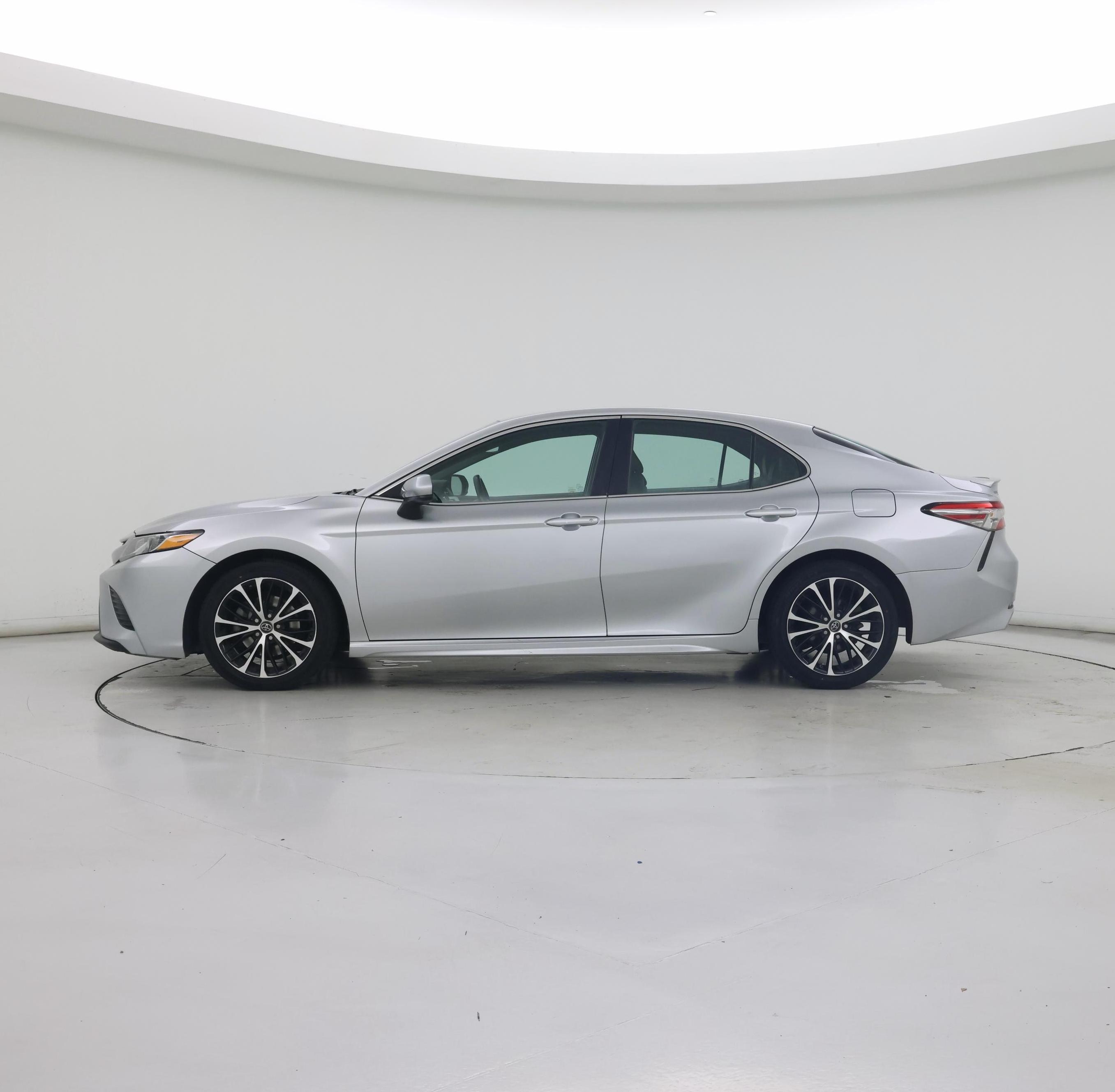 Thumbnail: 2018 Toyota Camry - 3