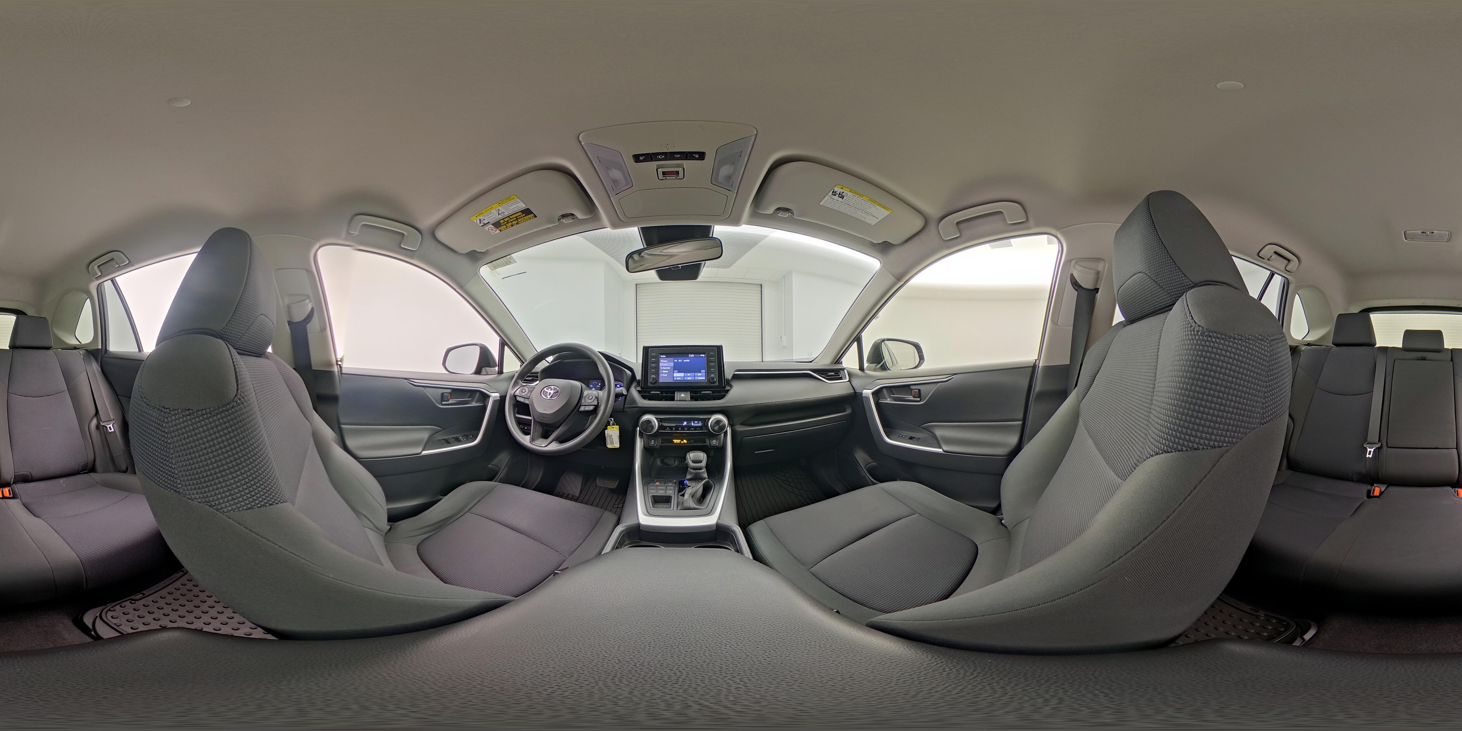 2019 Toyota RAV4 LE - Photo 24