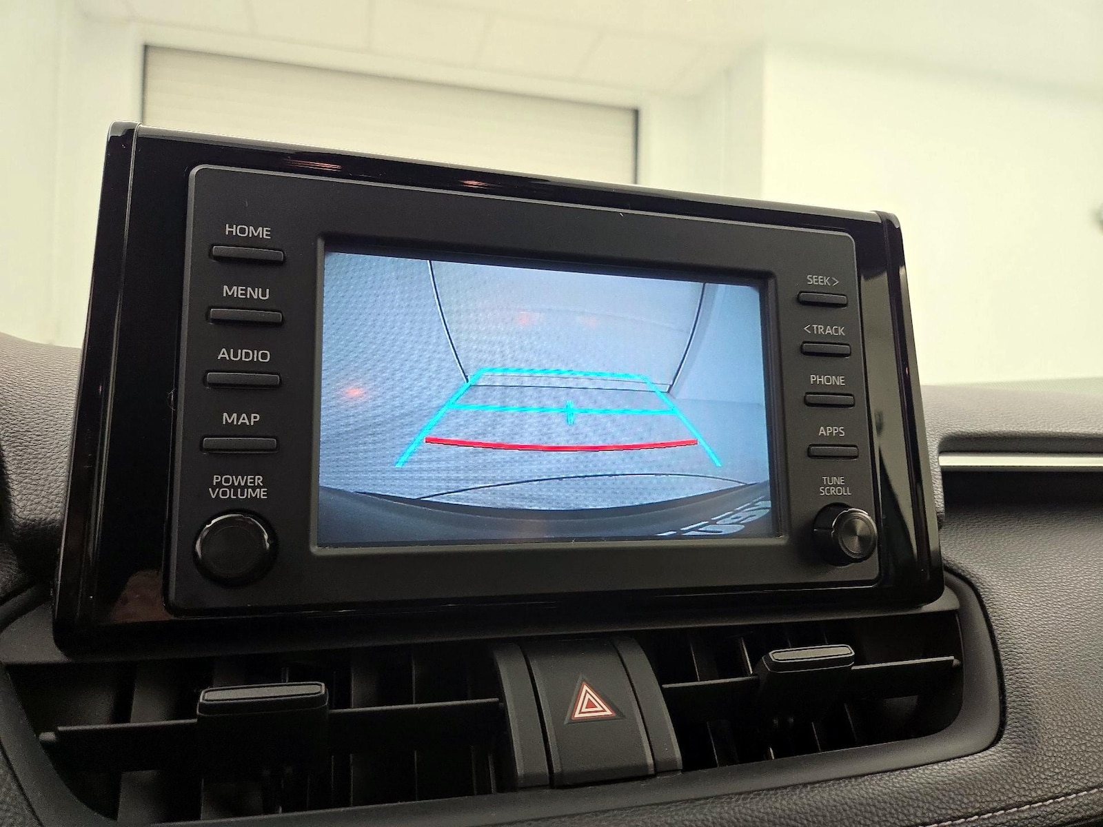 2019 Toyota RAV4 LE - Photo 15
