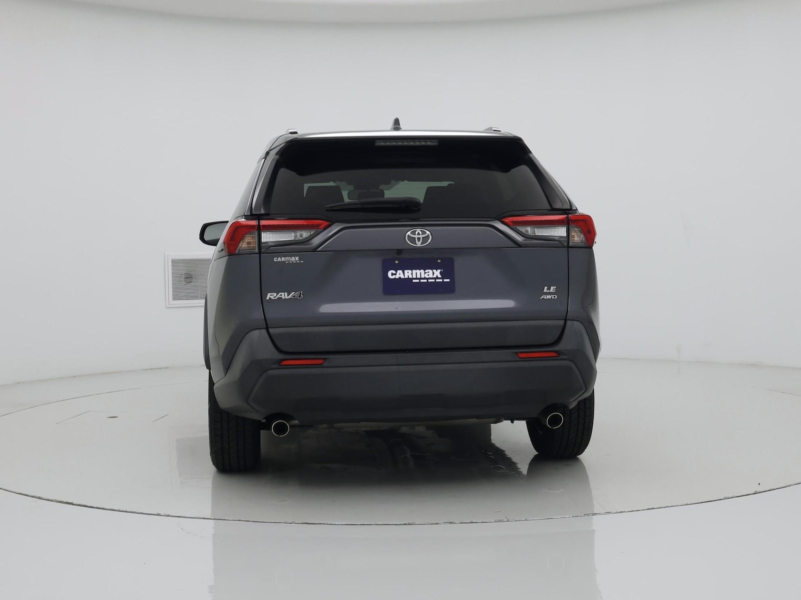 2019 Toyota RAV4 LE - Photo 7