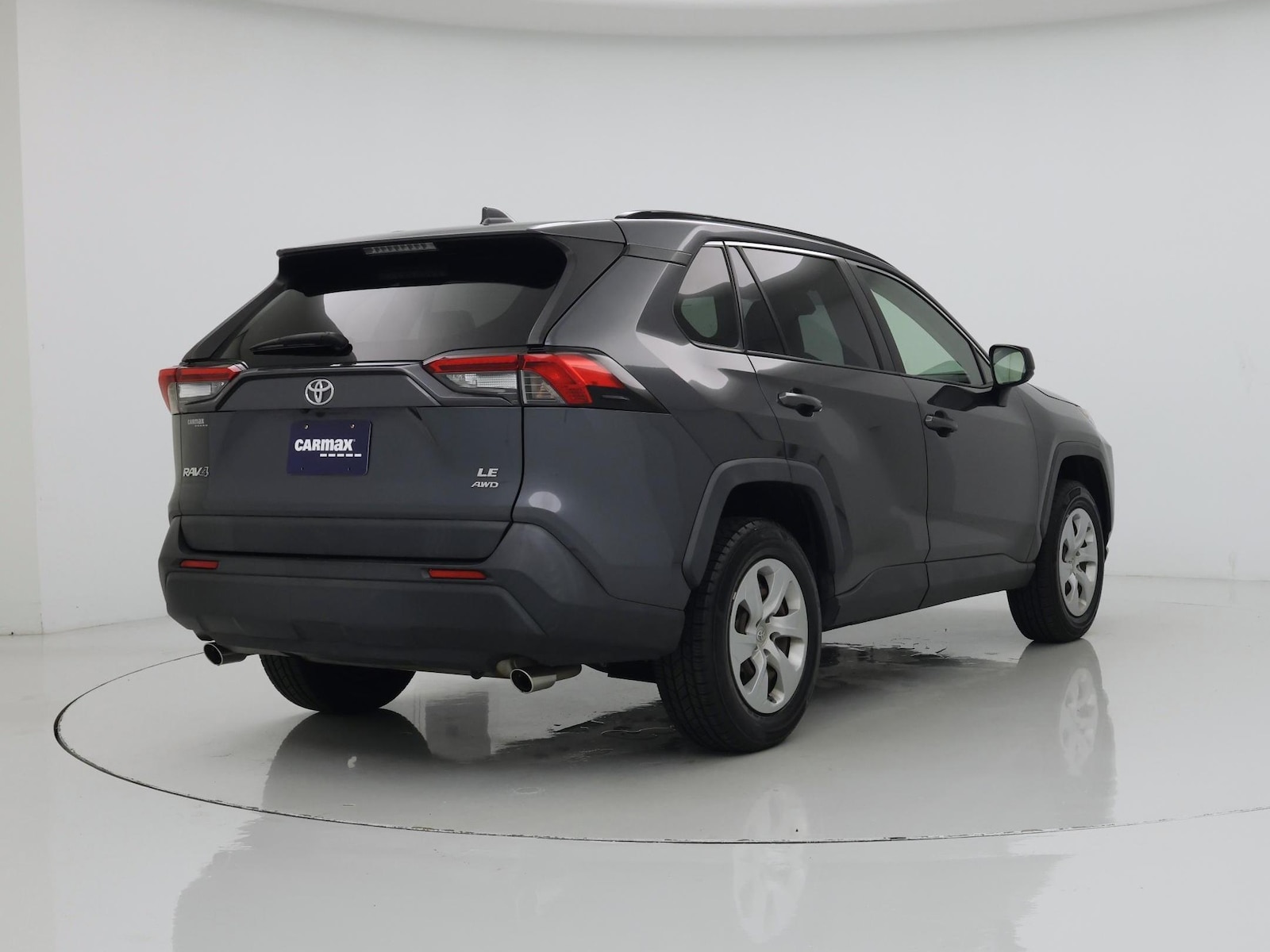 2019 Toyota RAV4 LE - Photo 9