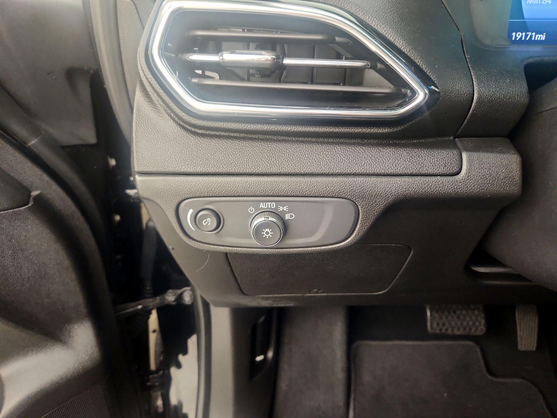 Thumbnail: 2023 Chevrolet Bolt EV - 13
