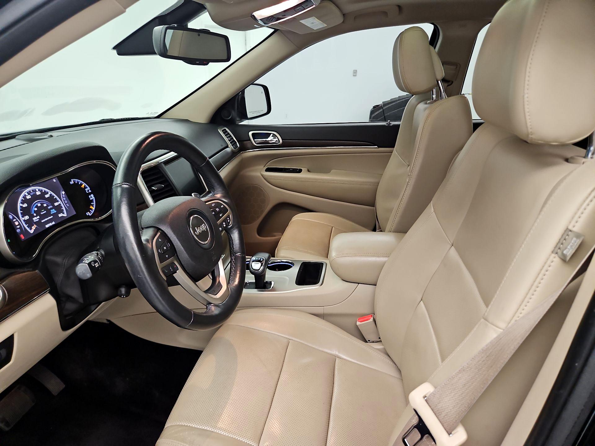 Thumbnail: 2015 Jeep Grand Cherokee - 11