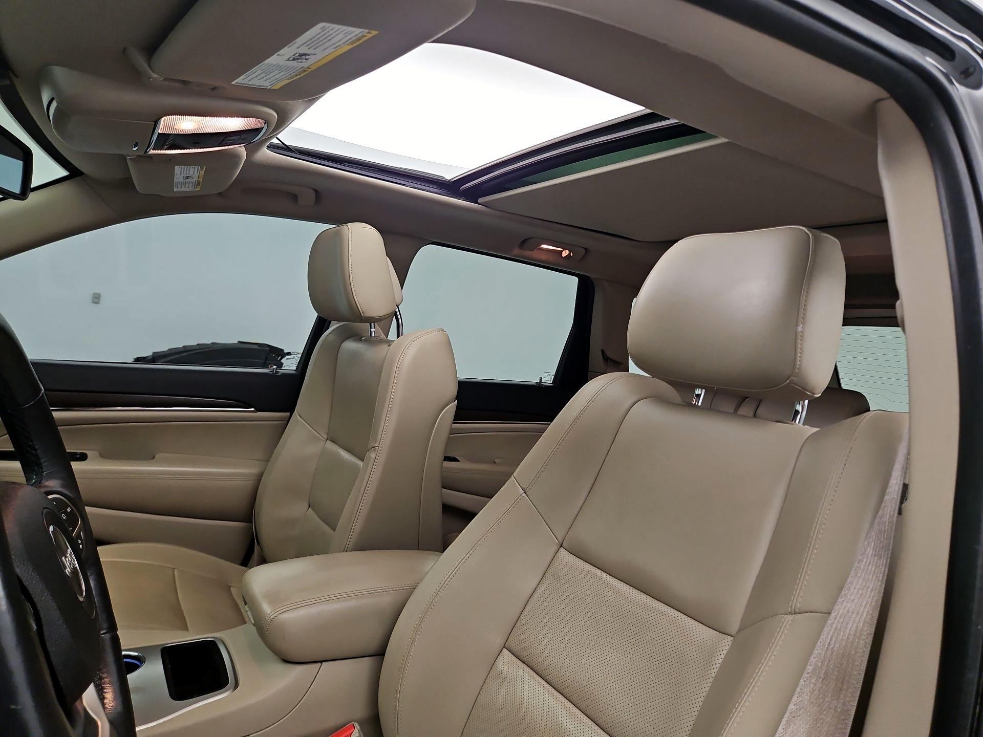 Thumbnail: 2015 Jeep Grand Cherokee - 20