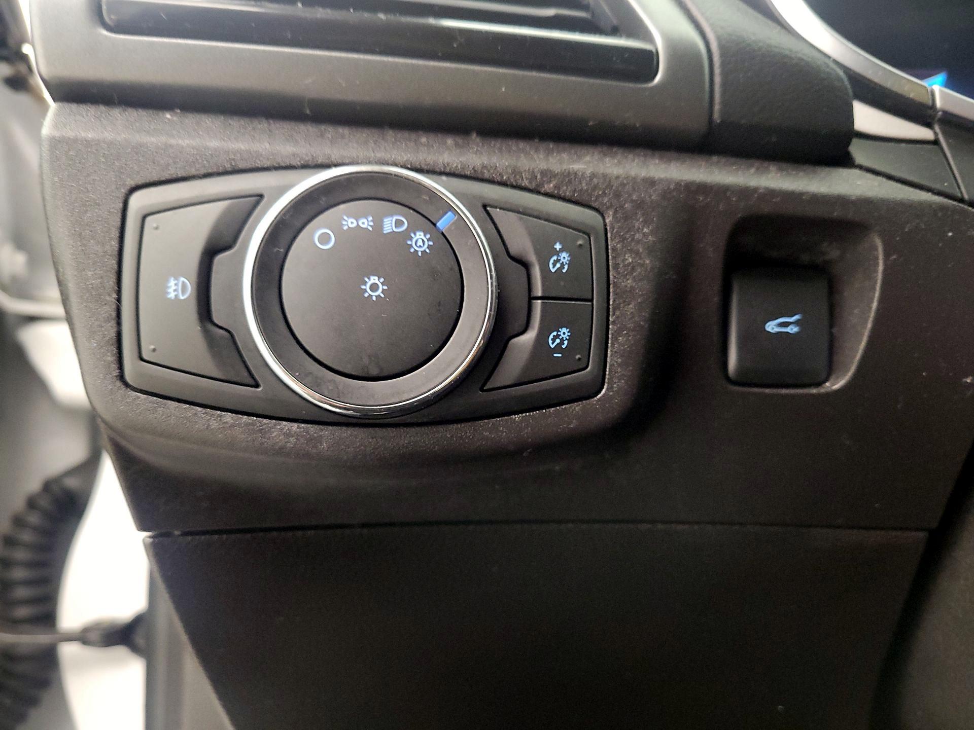 Thumbnail: 2016 Ford Fusion - 13