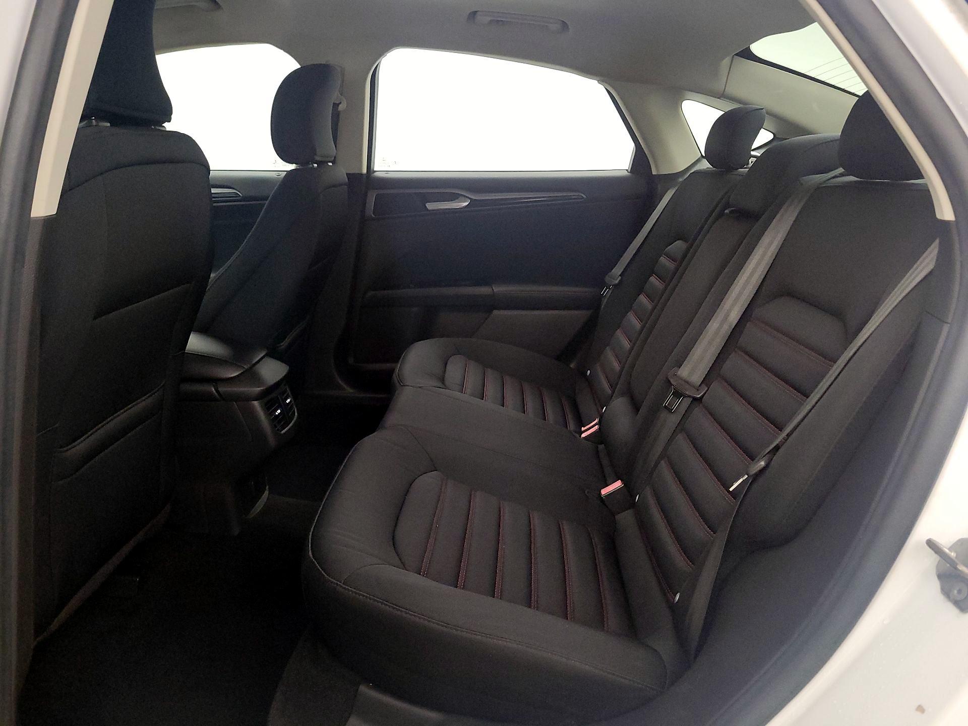 Thumbnail: 2016 Ford Fusion - 20