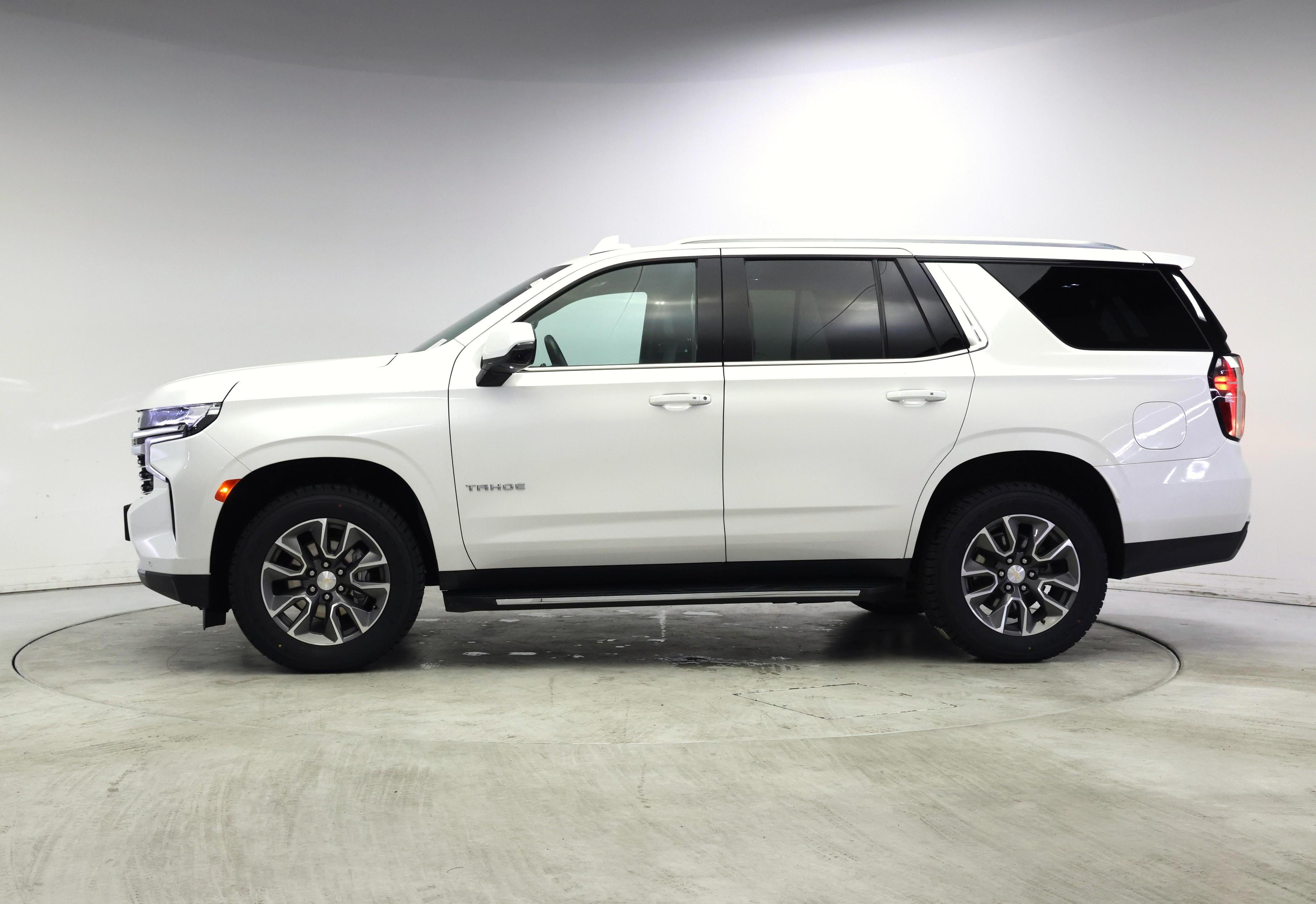 Thumbnail: 2023 Chevrolet Tahoe - 3