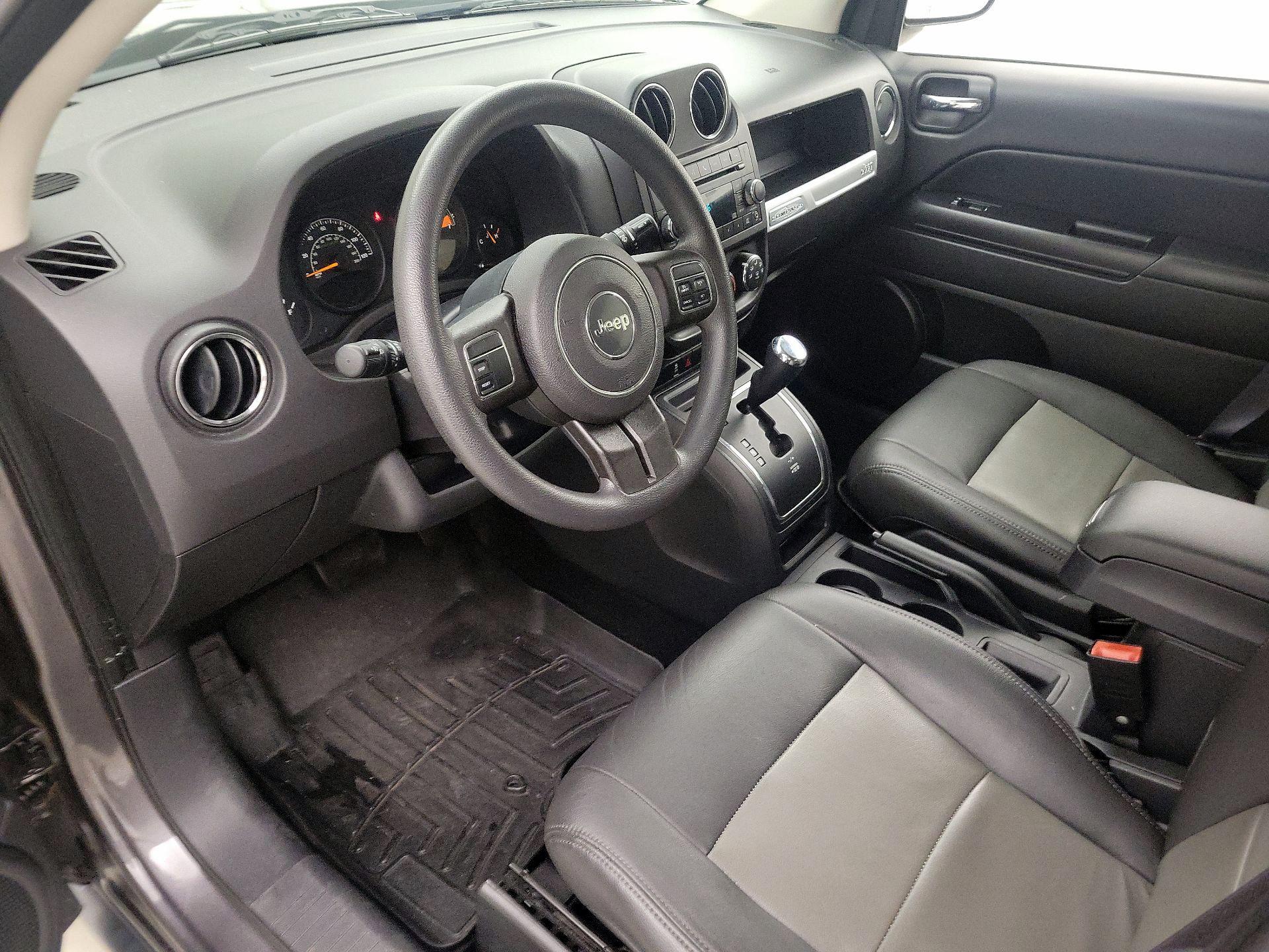 Thumbnail: 2015 Jeep Compass - 11