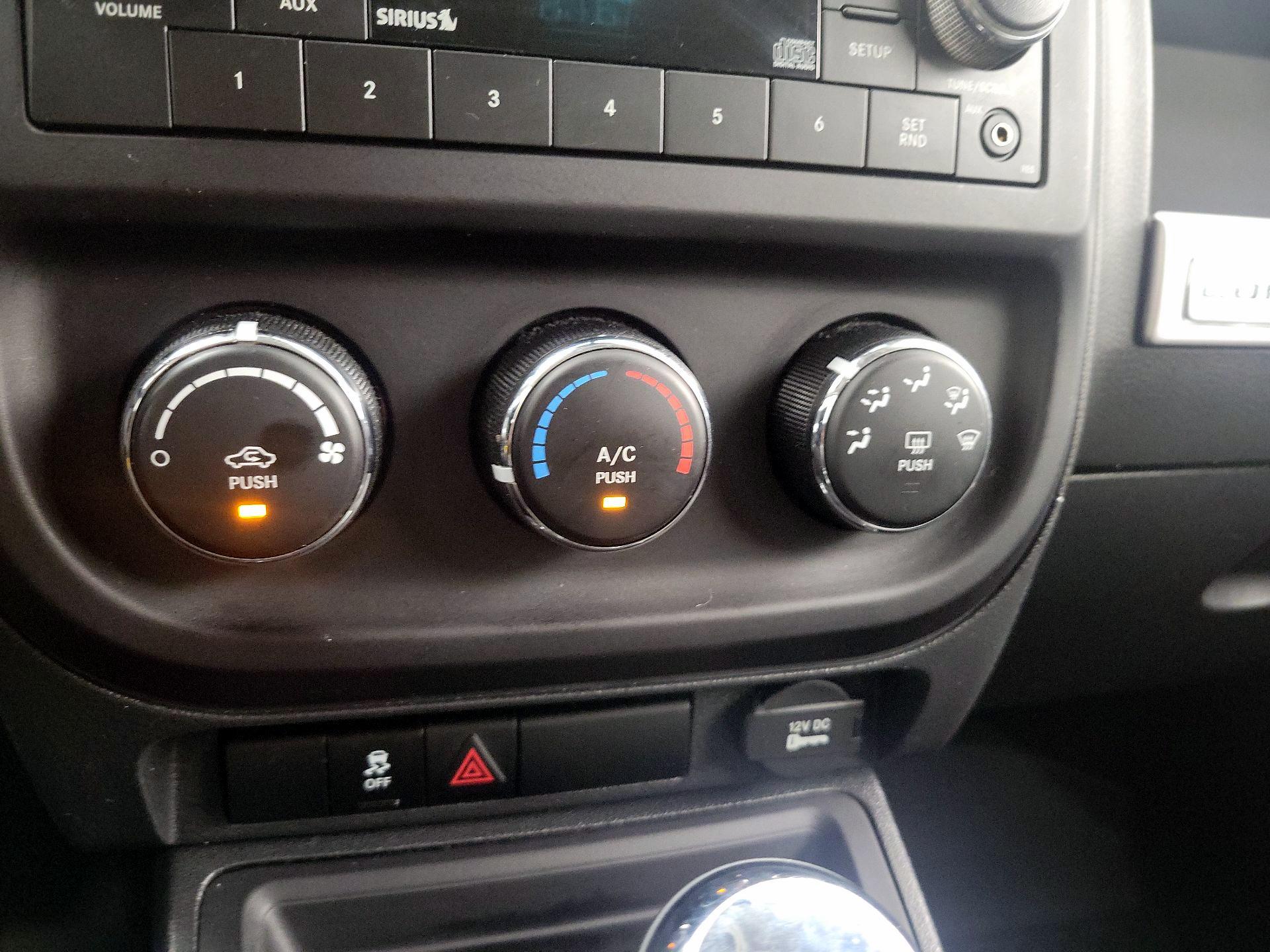 Thumbnail: 2015 Jeep Compass - 14