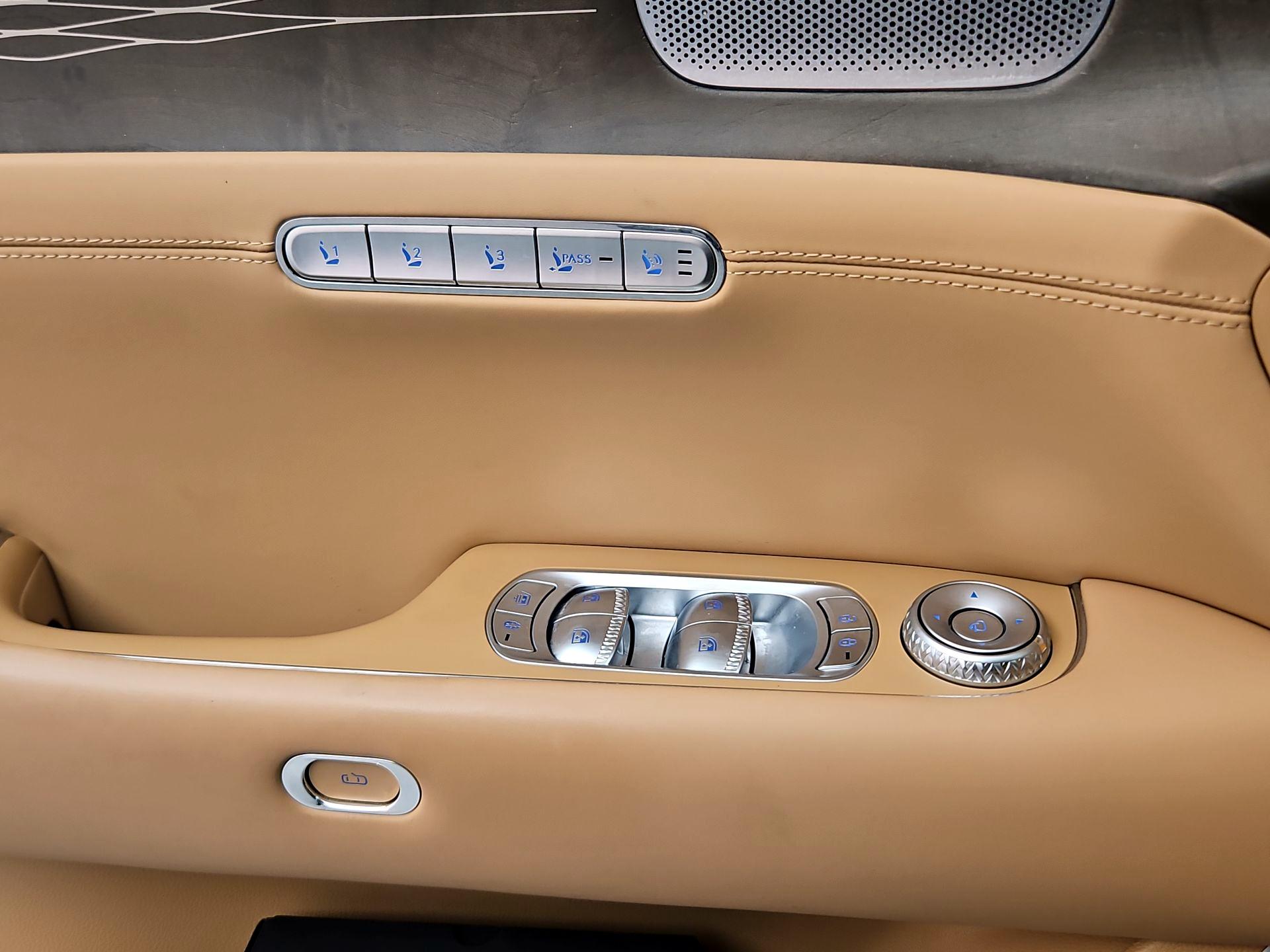 Thumbnail: 2023 Genesis G90 - 10
