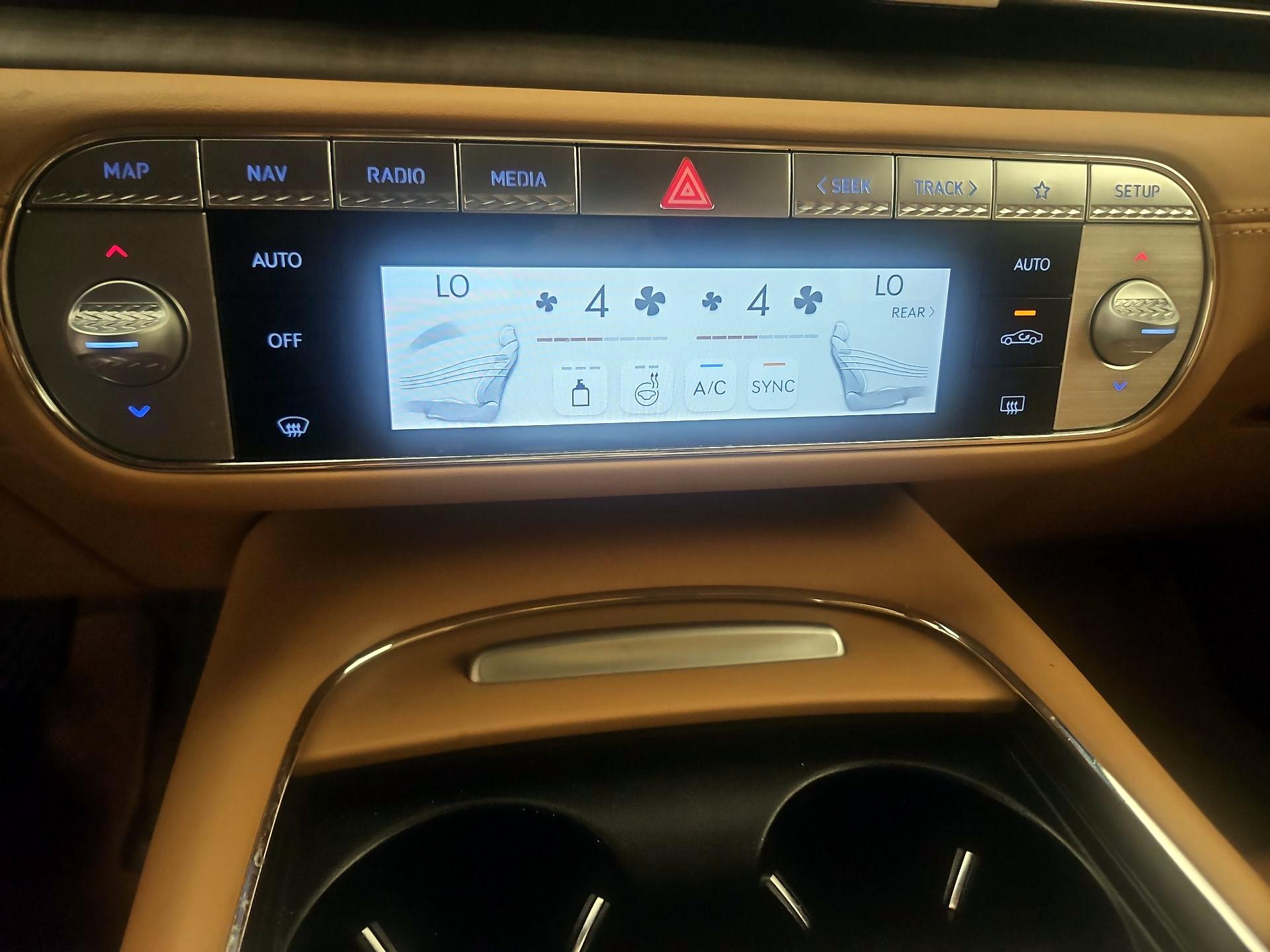 Thumbnail: 2023 Genesis G90 - 15
