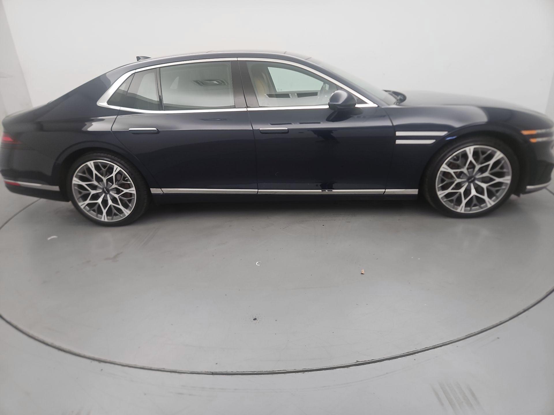 Thumbnail: 2023 Genesis G90 - 4