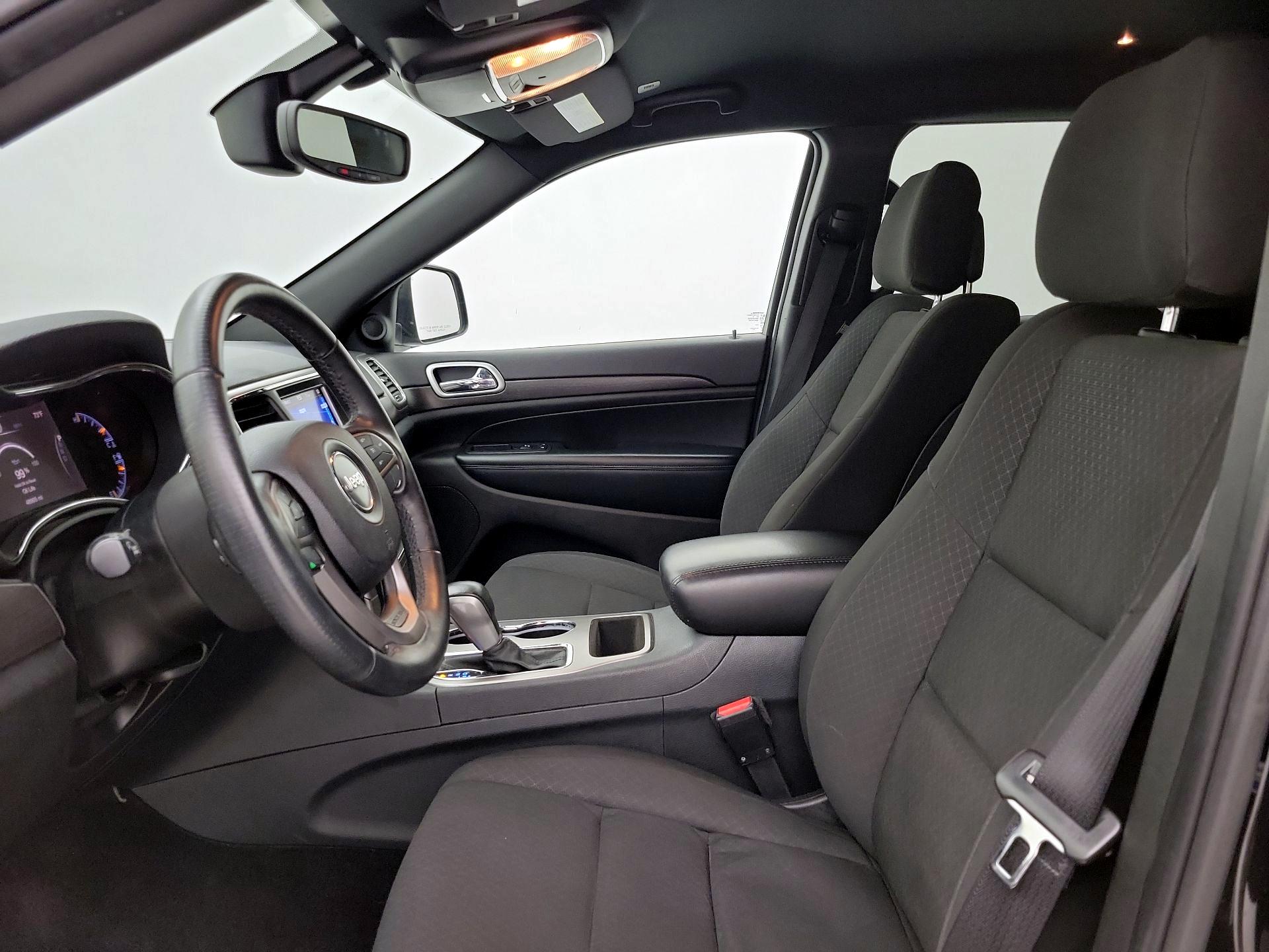 Thumbnail: 2018 Jeep Grand Cherokee - 11