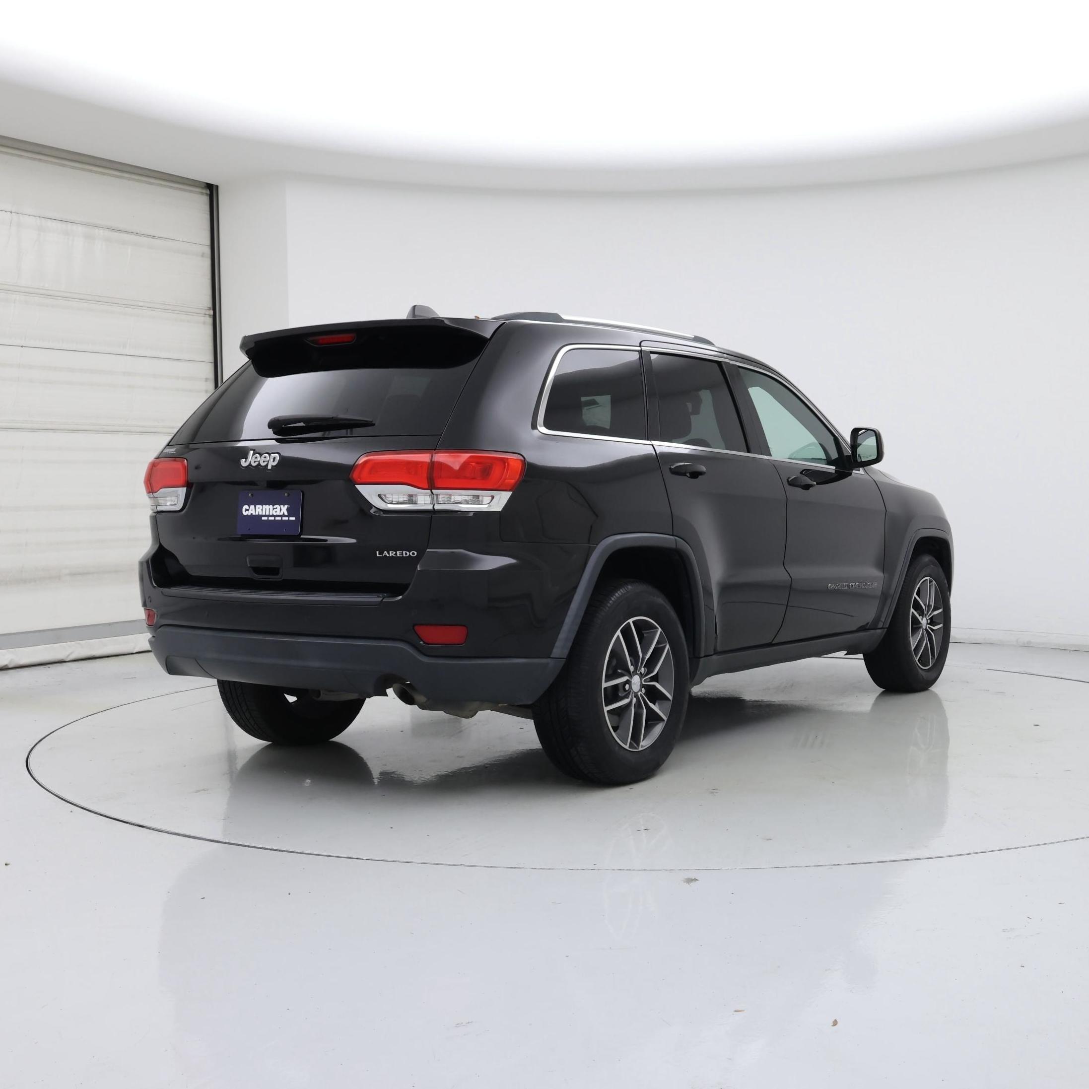 Thumbnail: 2018 Jeep Grand Cherokee - 8