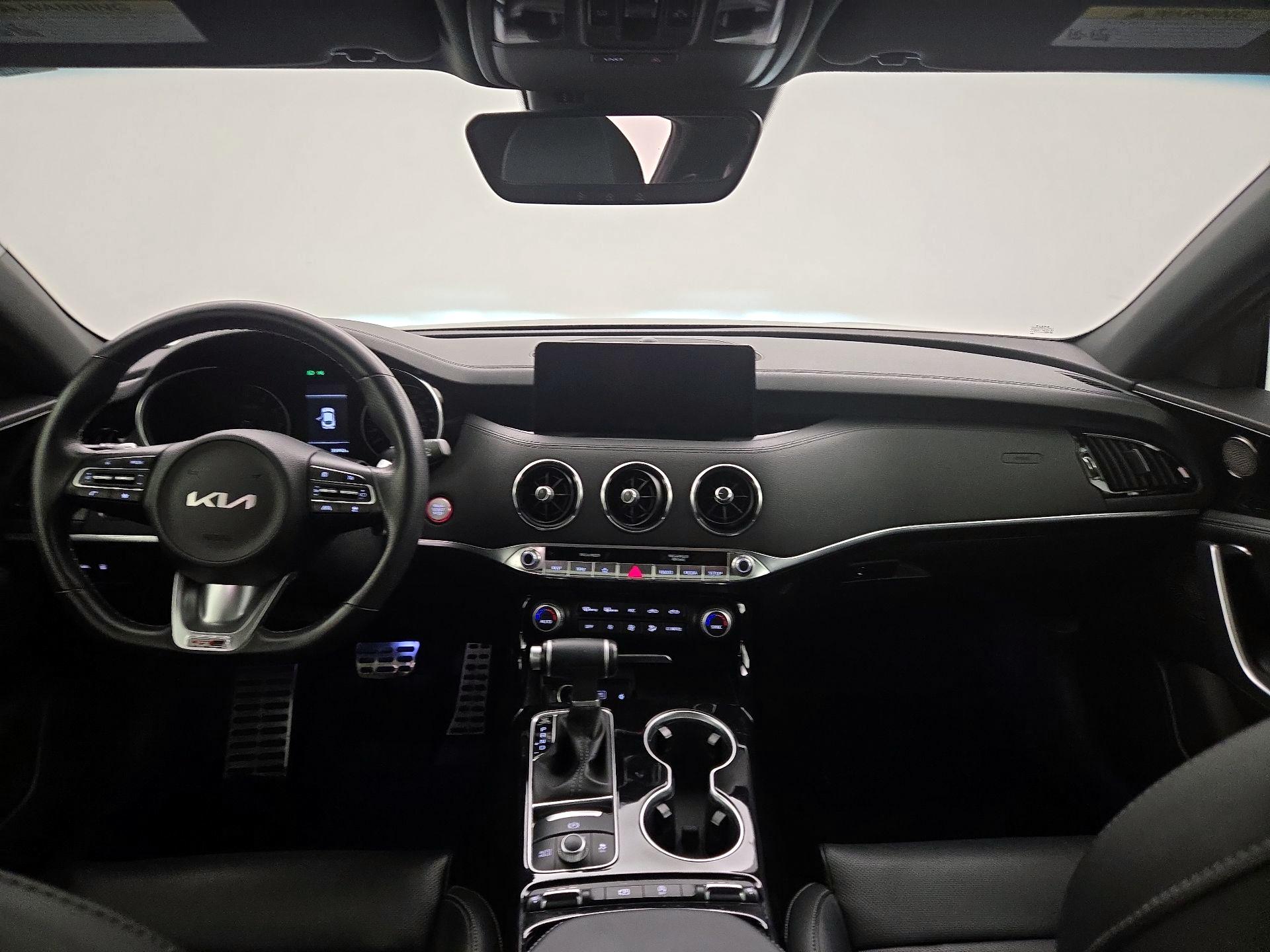Thumbnail: 2022 Kia Stinger - 9