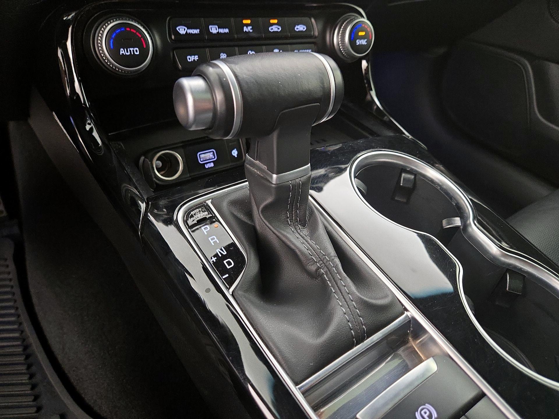 Thumbnail: 2022 Kia Stinger - 18