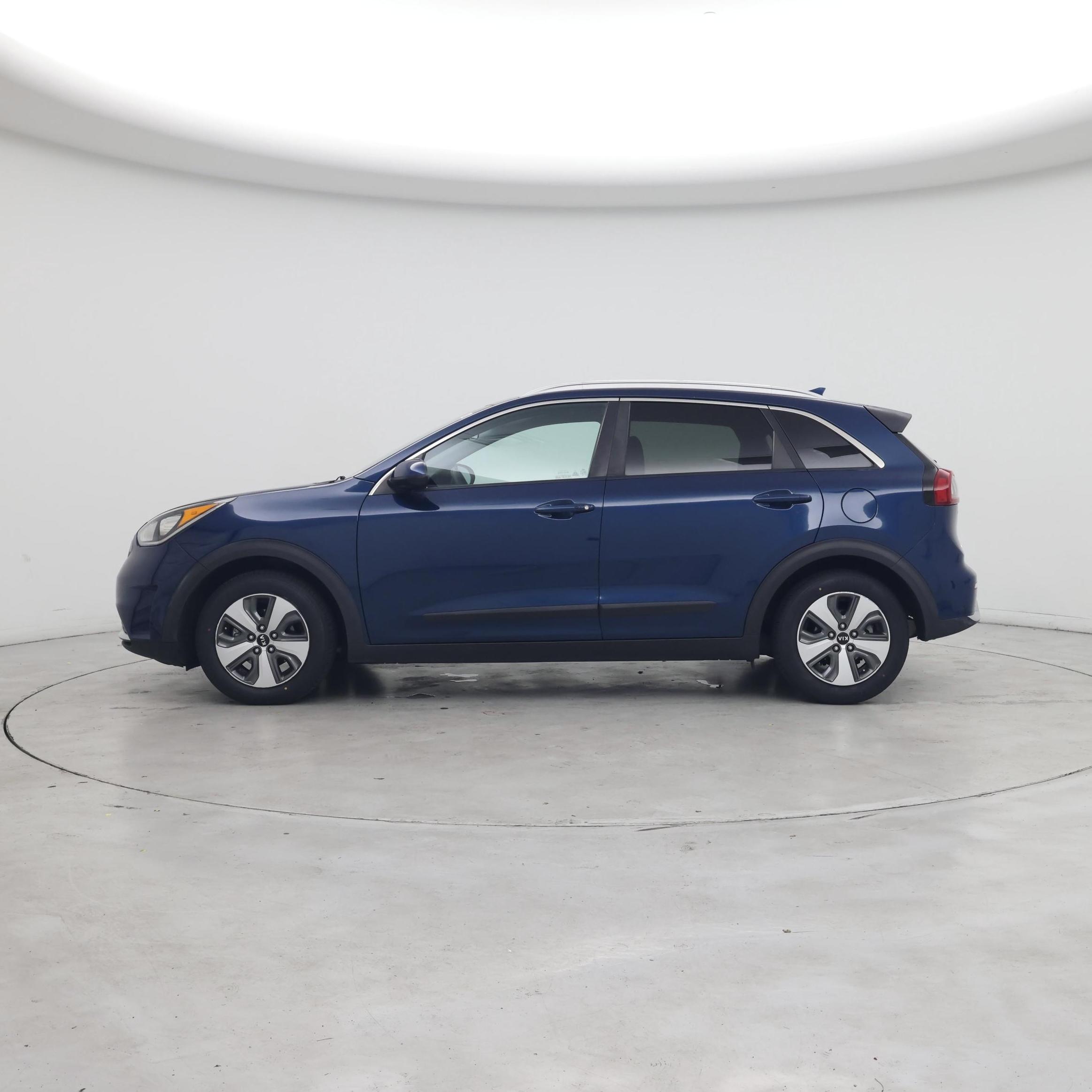 Thumbnail: 2018 Kia Niro - 3