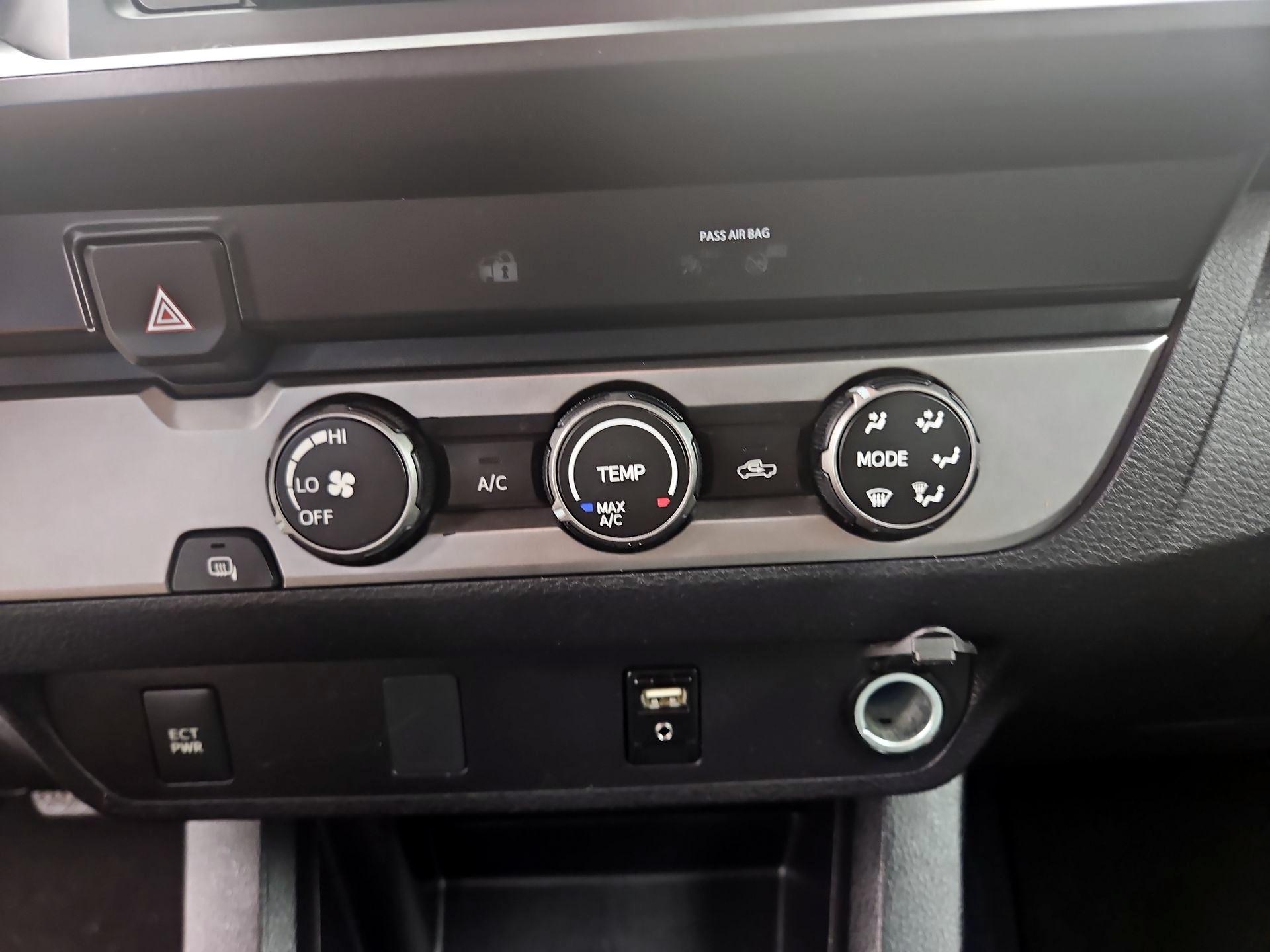 Thumbnail: 2019 Toyota Tacoma - 16