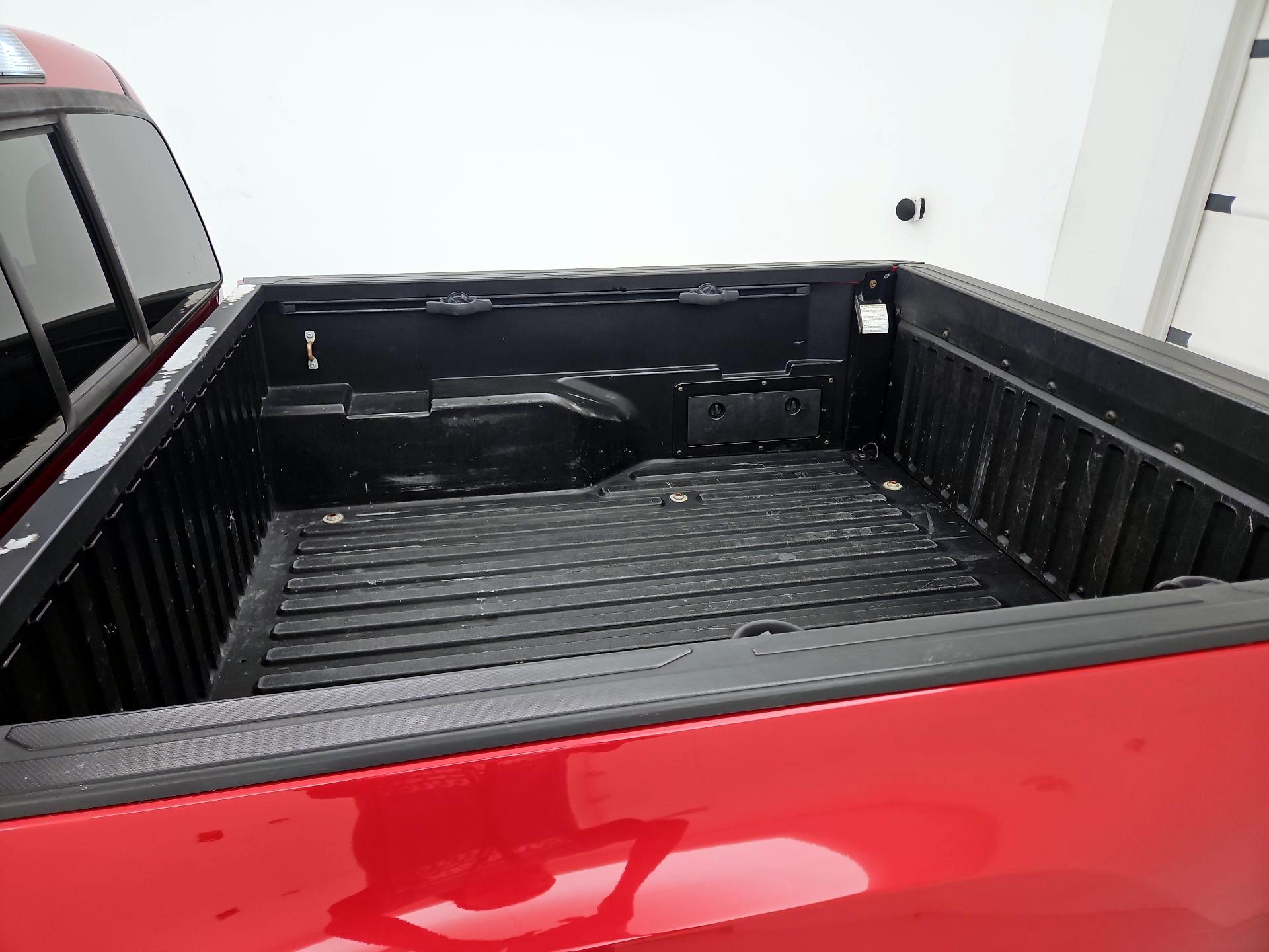Thumbnail: 2019 Toyota Tacoma - 20