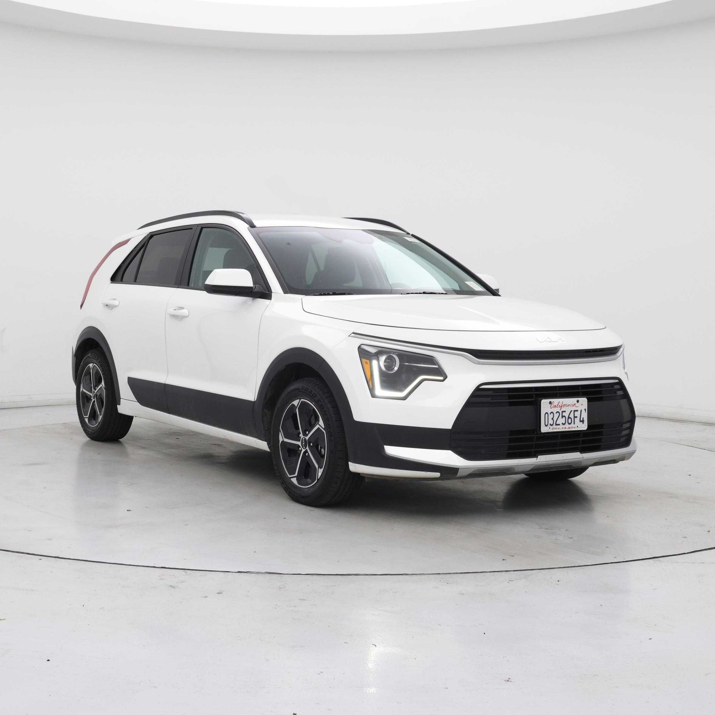 White 2025 Kia Niro LX FWD SUV / Crossover Front-Wheel Drive Automatic