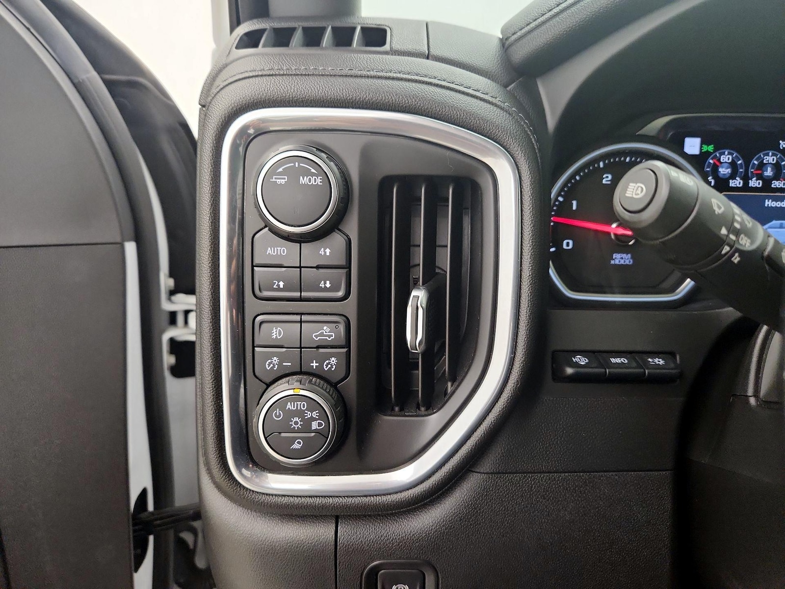 2021 Chevrolet Silverado 3500HD LTZ - Photo 14