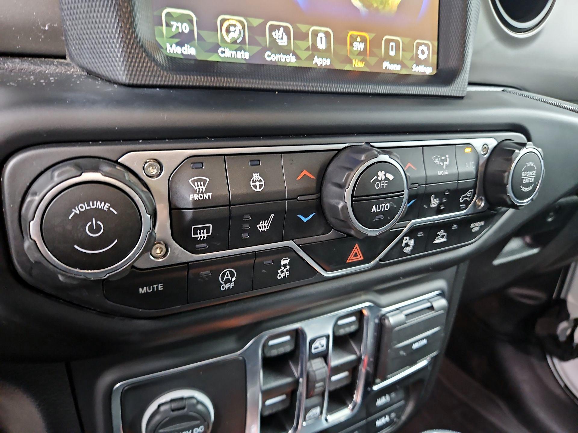 Thumbnail: 2021 Jeep Gladiator - 17