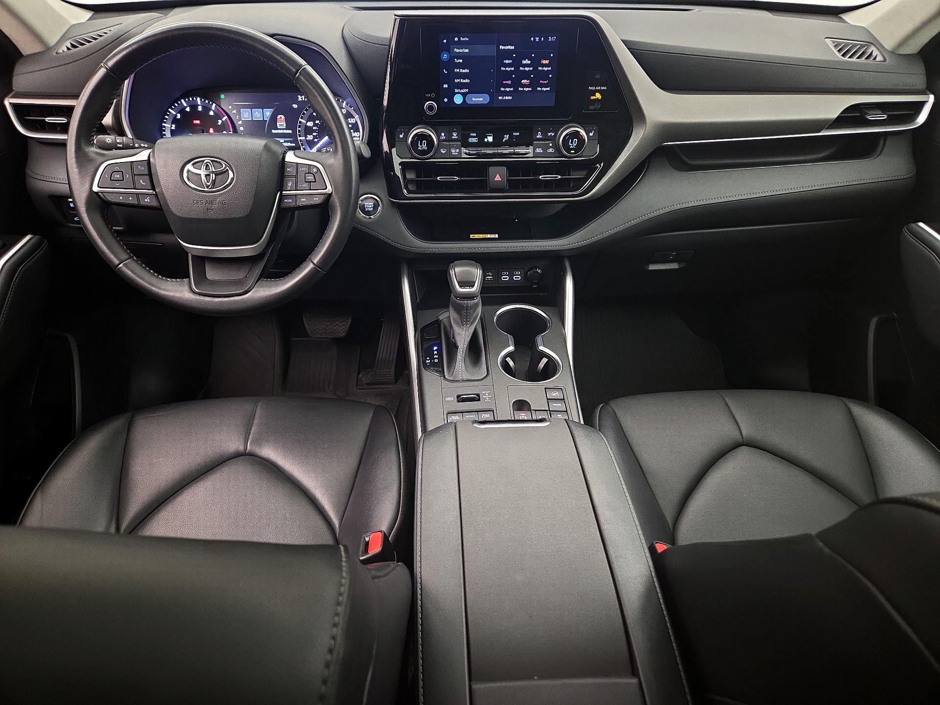 Thumbnail: 2023 Toyota Highlander - 9