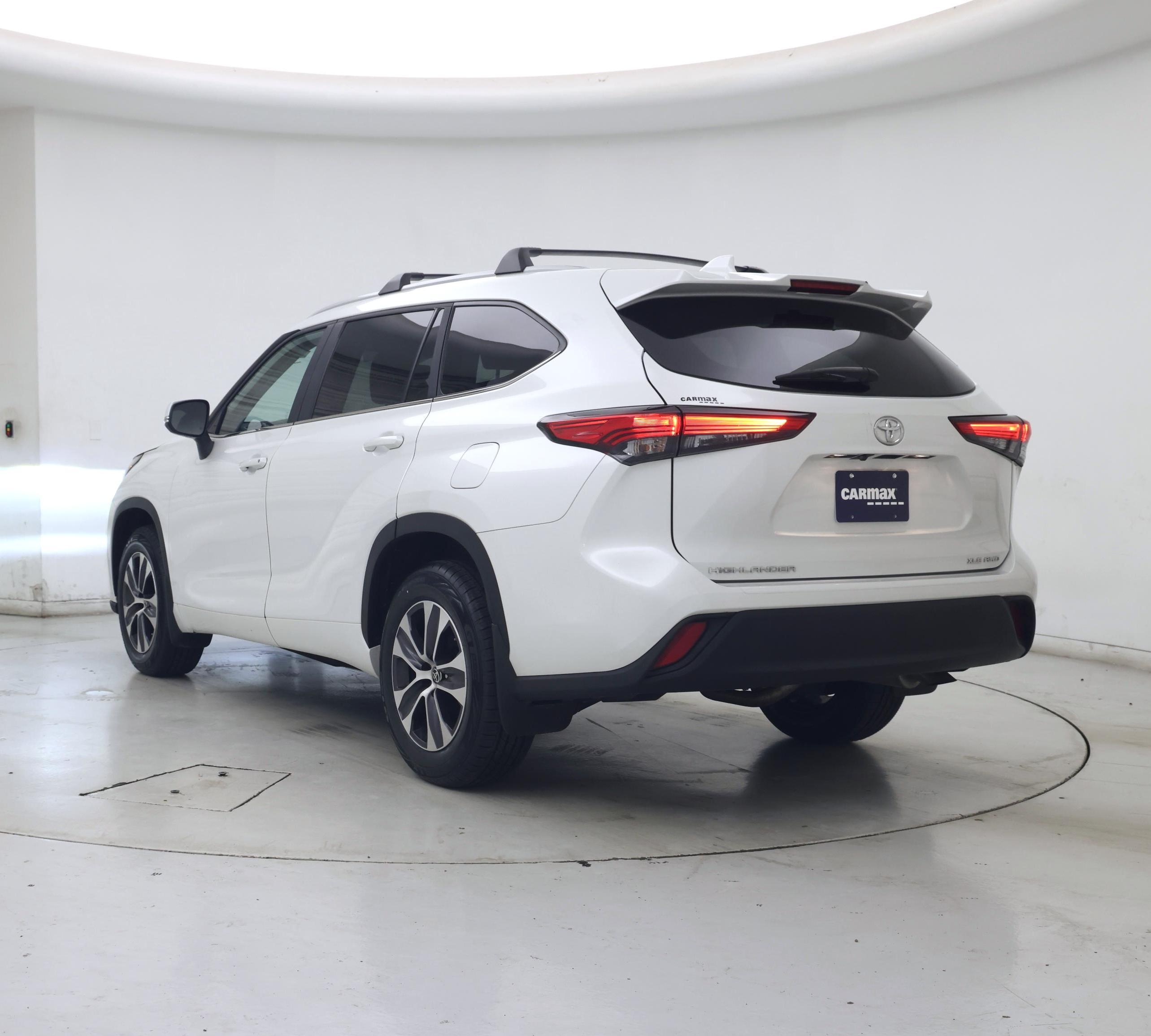 Thumbnail: 2023 Toyota Highlander - 2