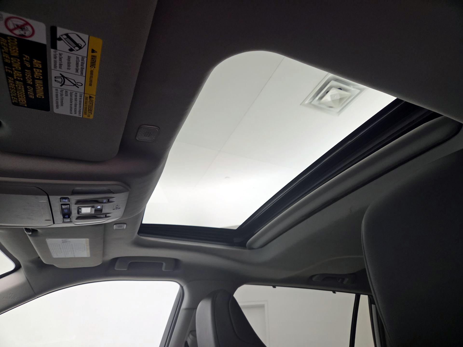 Thumbnail: 2023 Toyota Highlander - 19