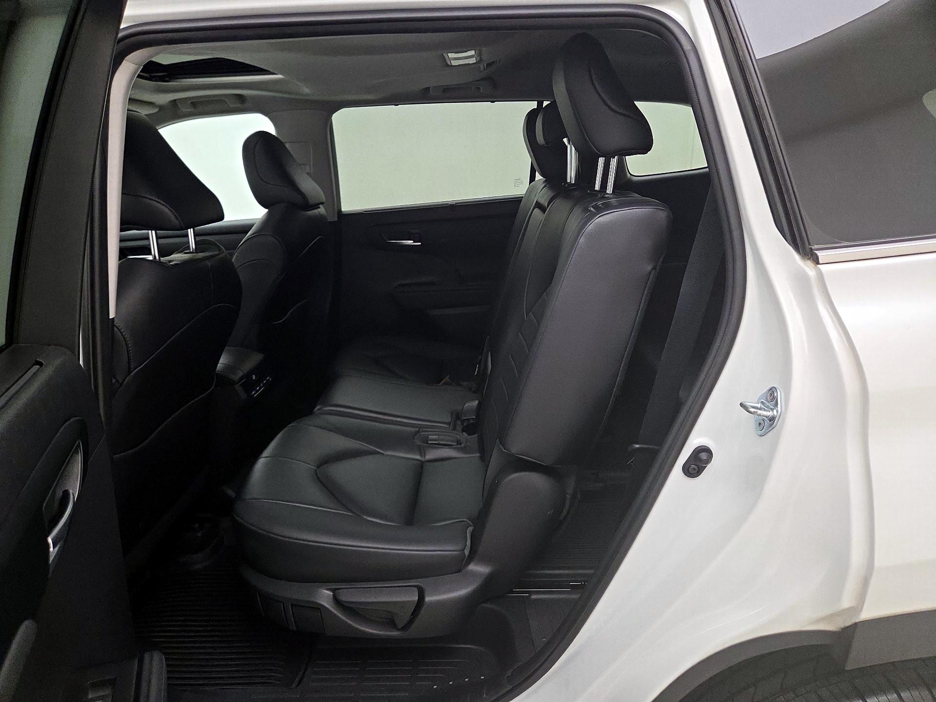 Thumbnail: 2023 Toyota Highlander - 20
