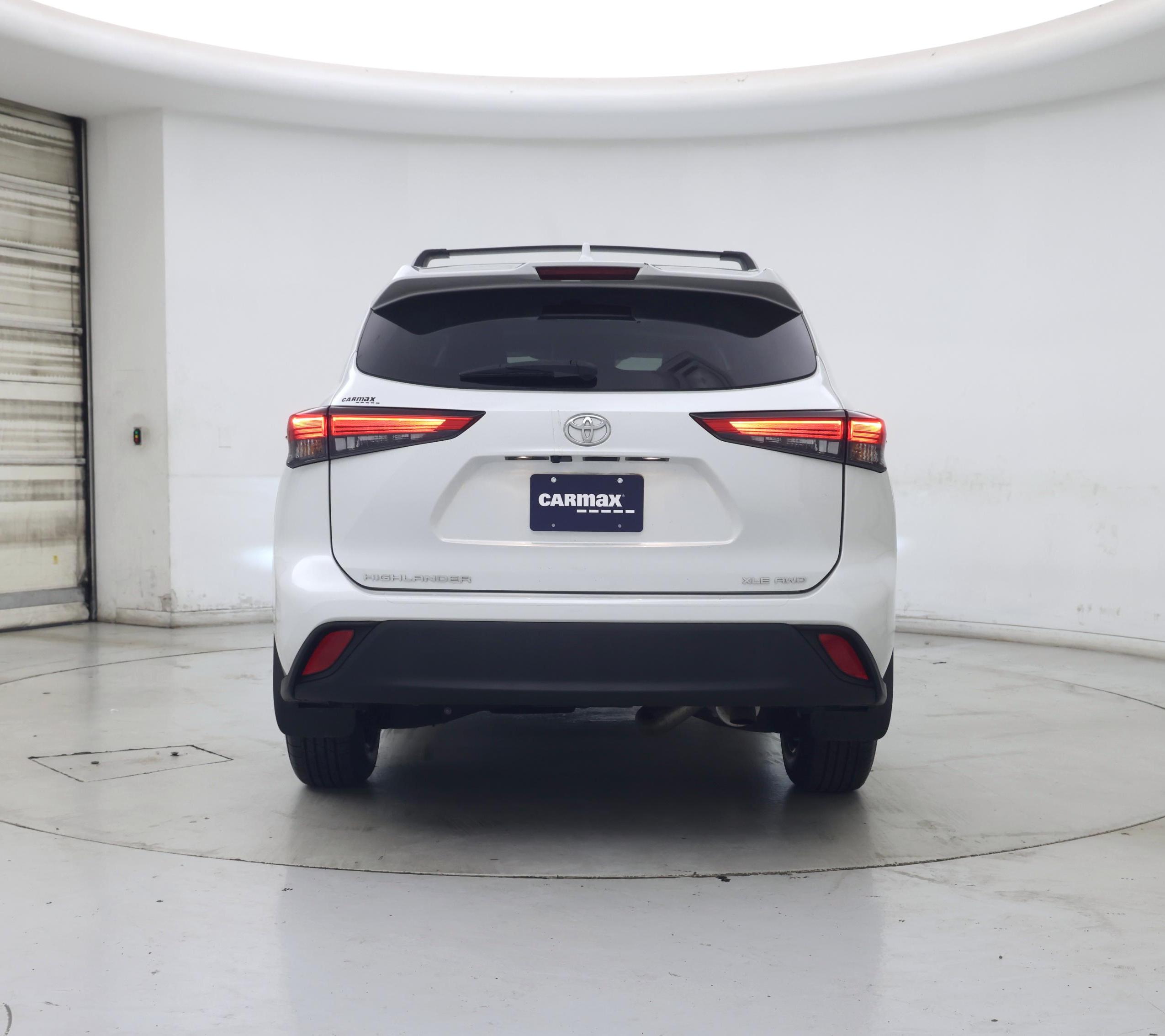 Thumbnail: 2023 Toyota Highlander - 6