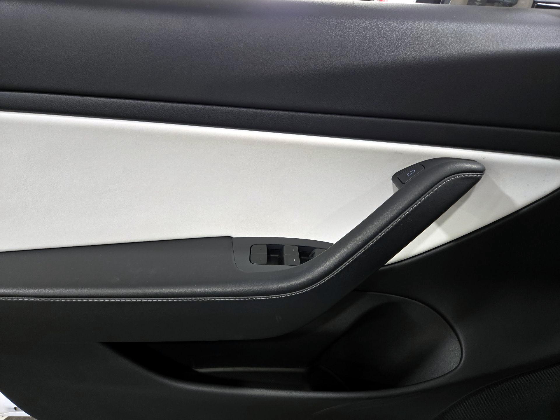 Thumbnail: 2021 Tesla Model 3 - 12