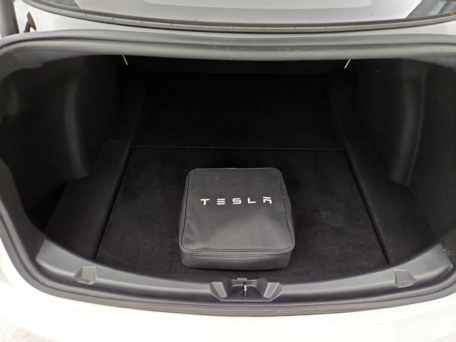 Thumbnail: 2021 Tesla Model 3 - 19