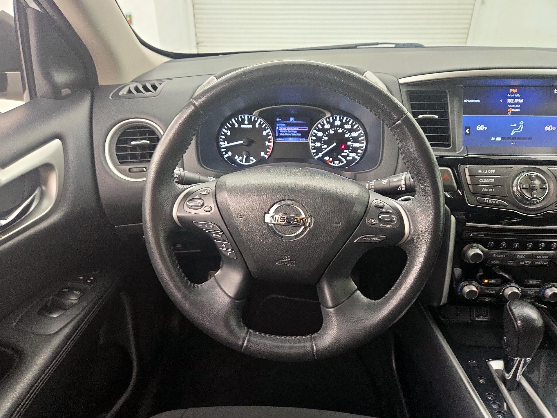 Thumbnail: 2020 Nissan Pathfinder - 10