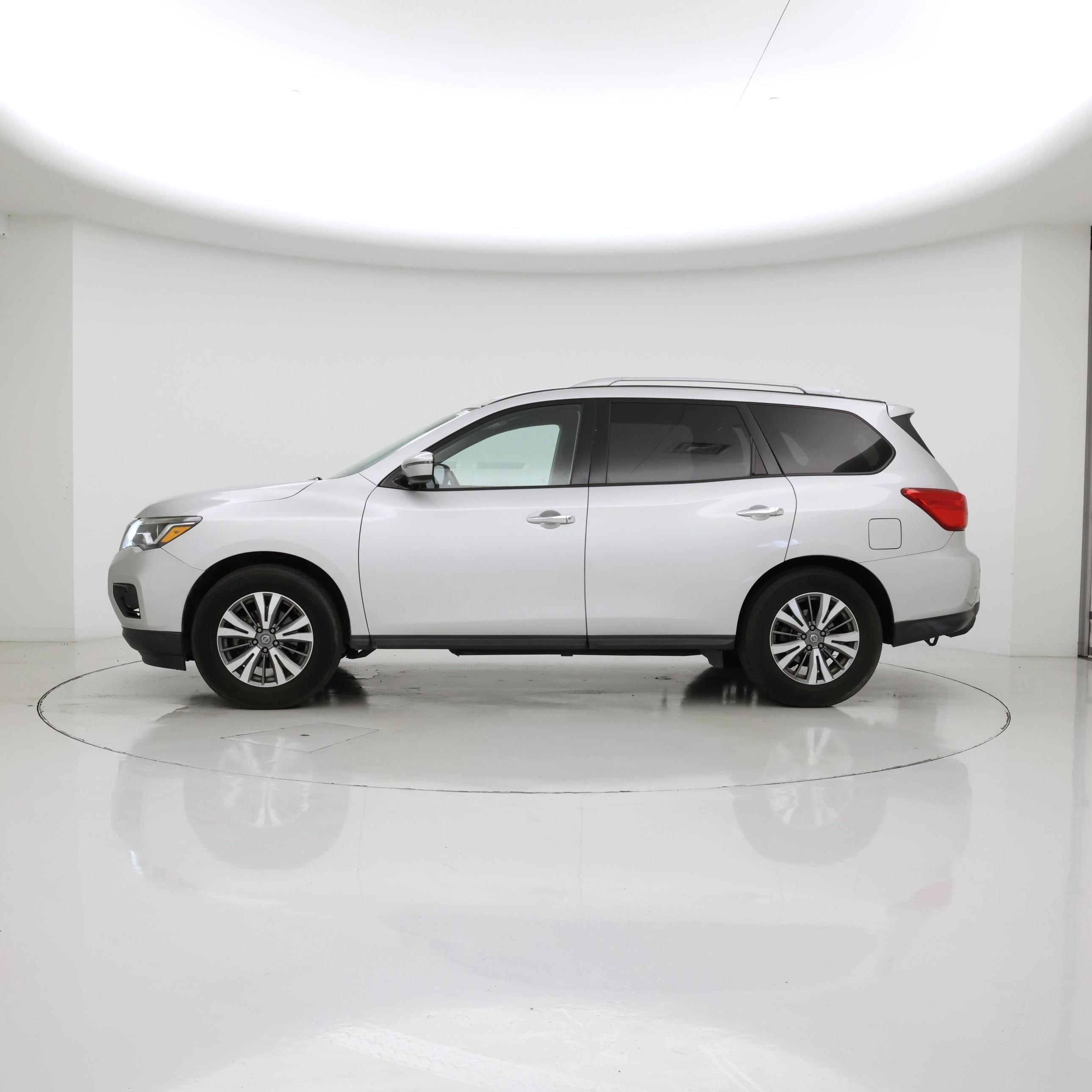 Thumbnail: 2020 Nissan Pathfinder - 3