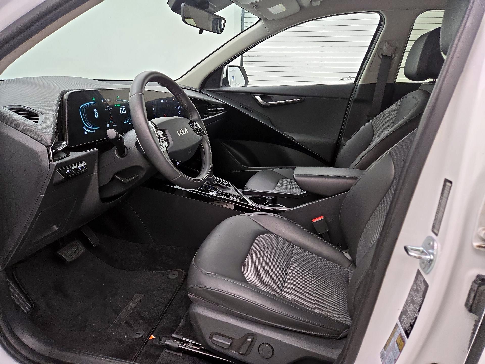 Thumbnail: 2025 Kia Niro - 11