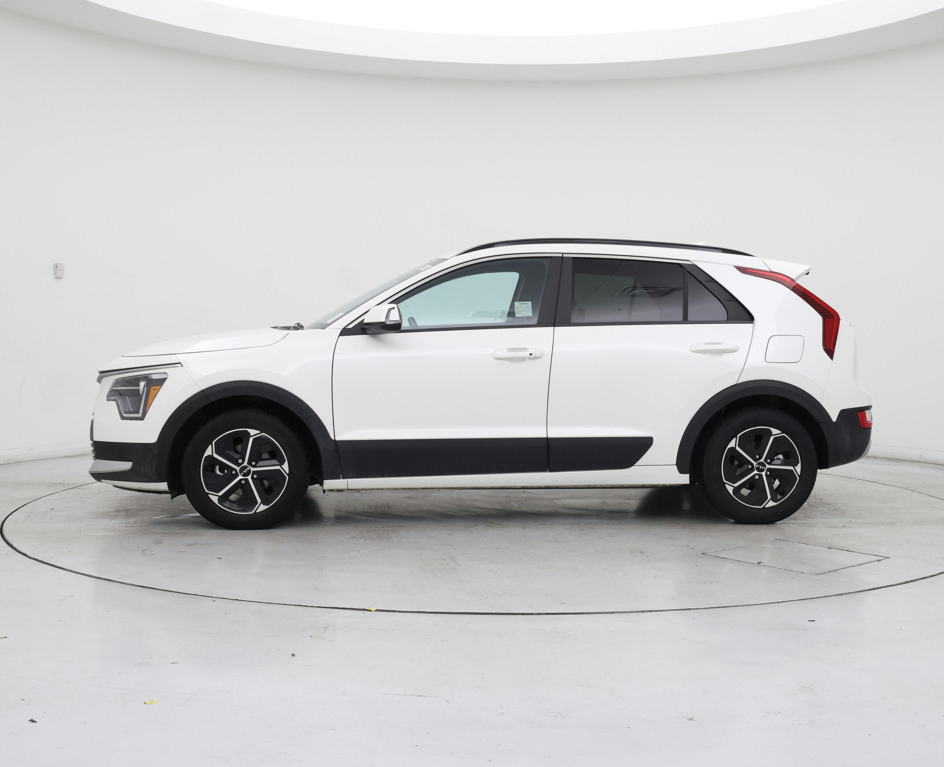 Thumbnail: 2025 Kia Niro - 3