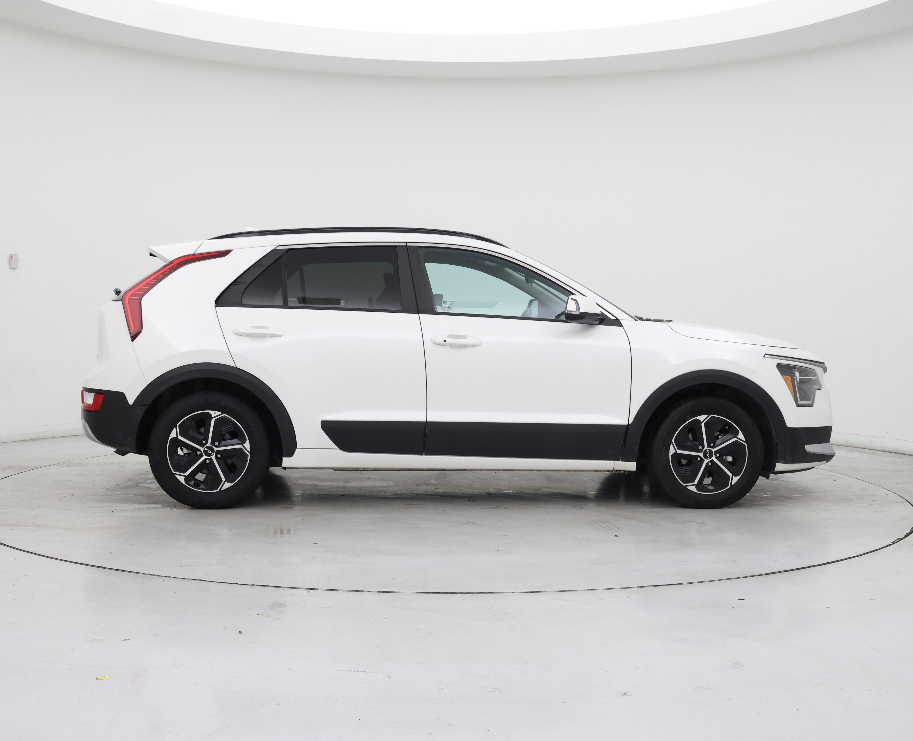 Thumbnail: 2025 Kia Niro - 7